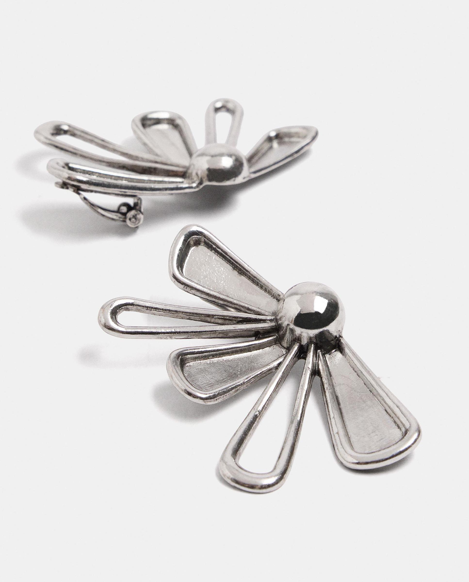 Pendientes con forma de media flor en liso - Parfois - Plateado Plateado-2