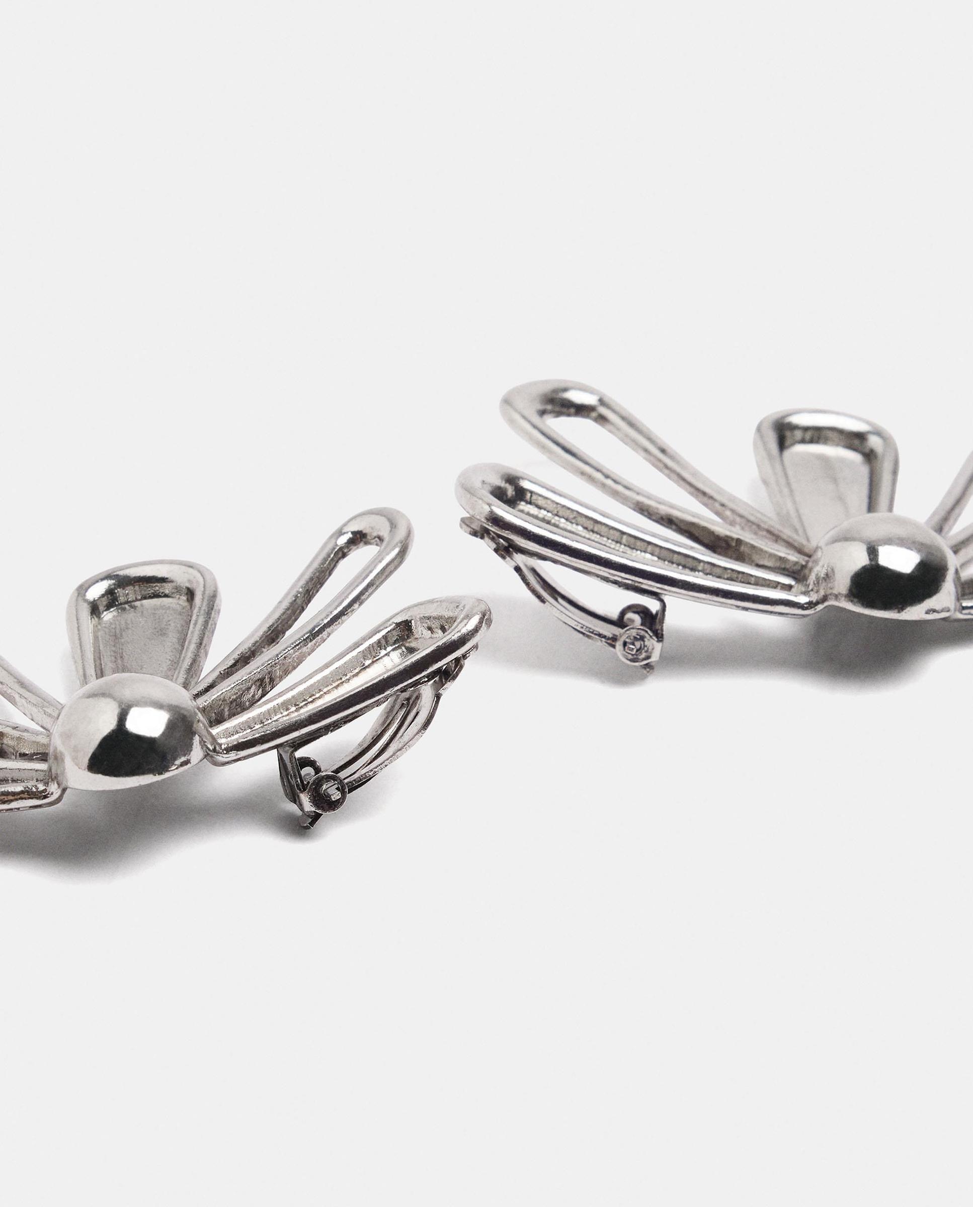 Pendientes con forma de media flor en liso - Parfois - Plateado Plateado-3
