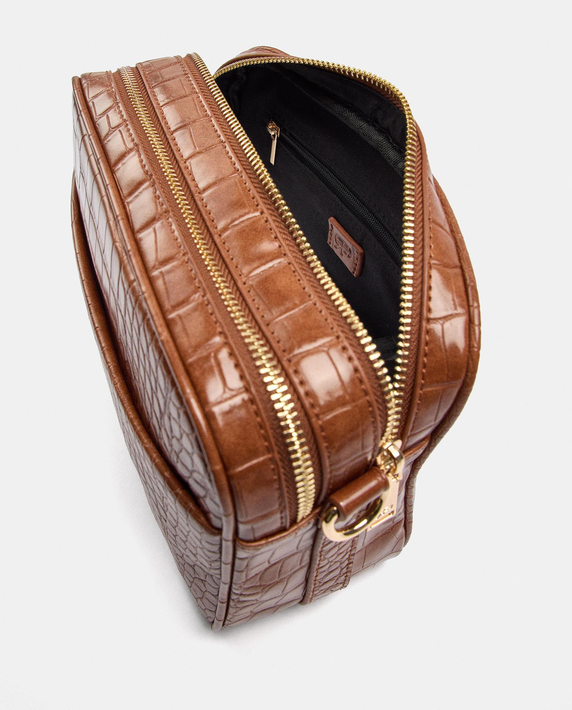 Bandolera de mujer pequeña con varios compartimentos y cierre de cremallera en liso - Parfois - Camel Camel-4
