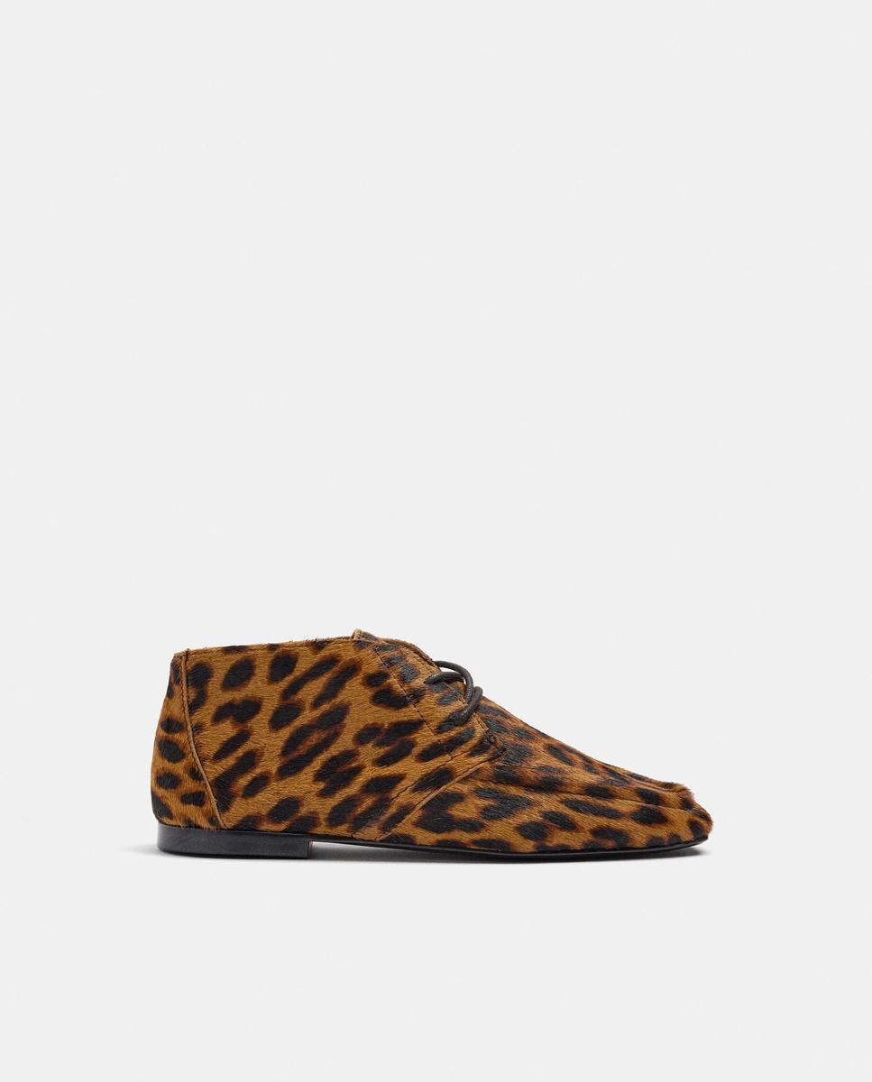 Imagen 1 de Botines básicos de mujer 100% piel con cierre de cordones y estampado animal print Multicolor