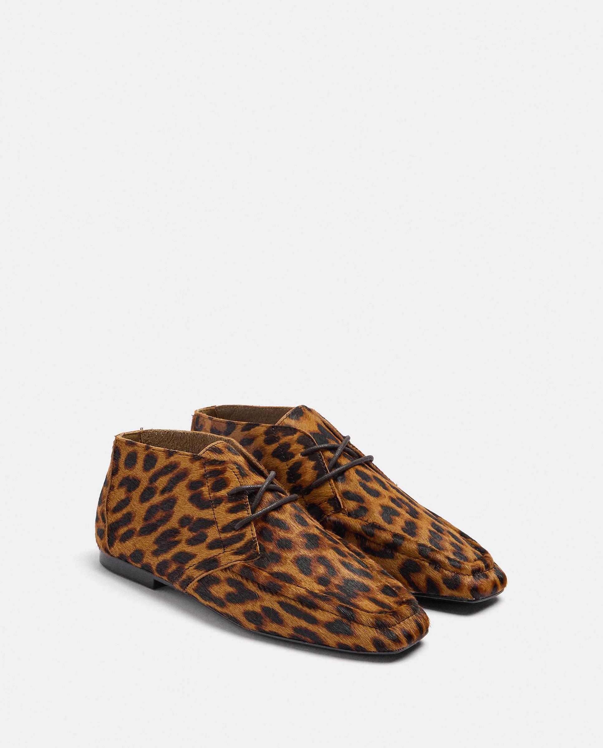 Imagen 2 de Botines básicos de mujer 100% piel con cierre de cordones y estampado animal print - Parfois - Multicolor Multicolor