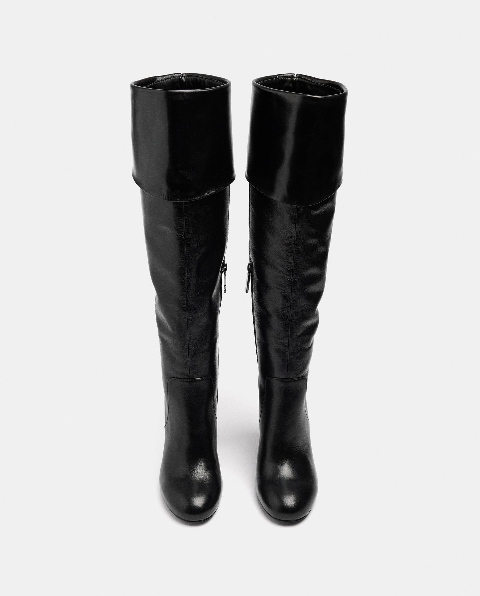 Botas básicas de mujer 100% piel con detalle arrugado en la parte exterior y cierre de cremallera - Parfois - Negro Negro-5