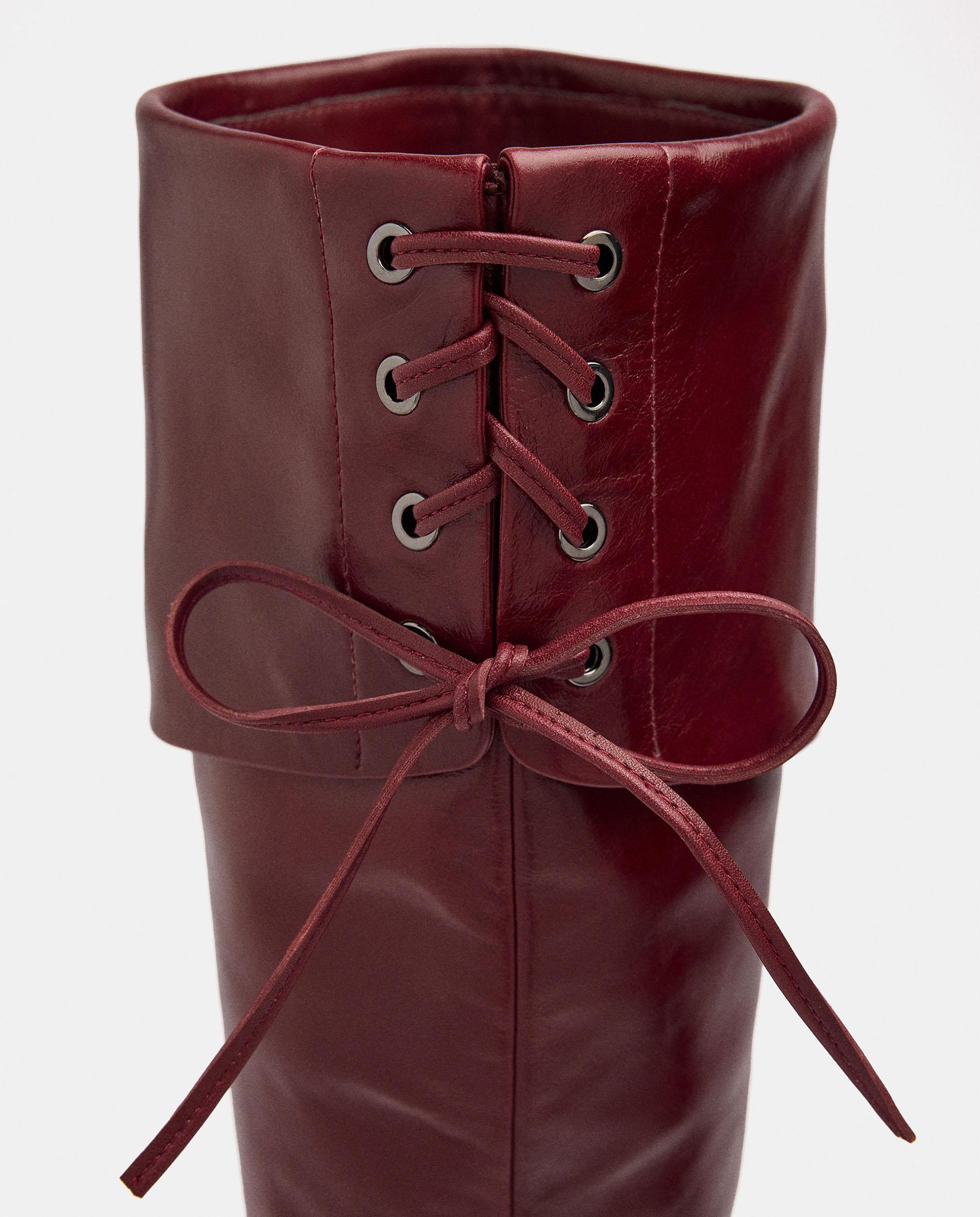 Botas básicas de mujer 100% piel con detalle arrugado en la parte exterior y cierre de cremallera - Parfois - Burdeos Burdeos-6