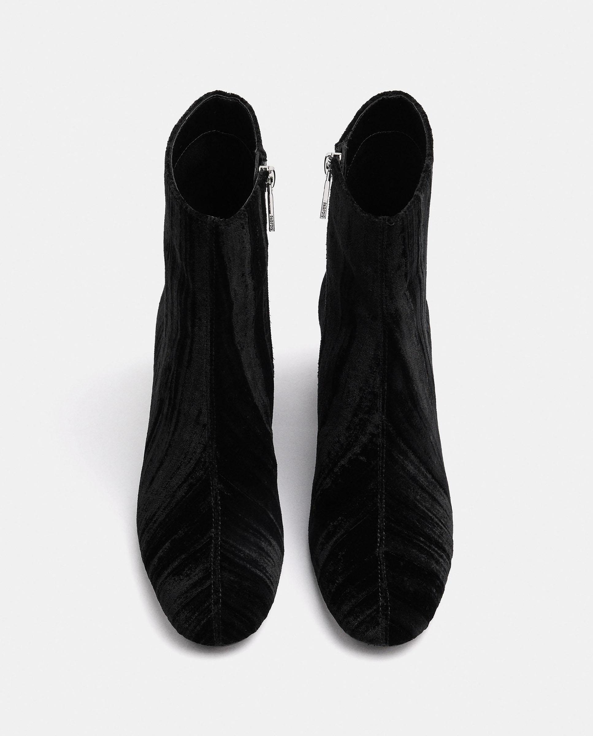 Imagen 2 de Botines básicos de mujer texturizados con cierre de cremallera en liso - Parfois - Negro Negro