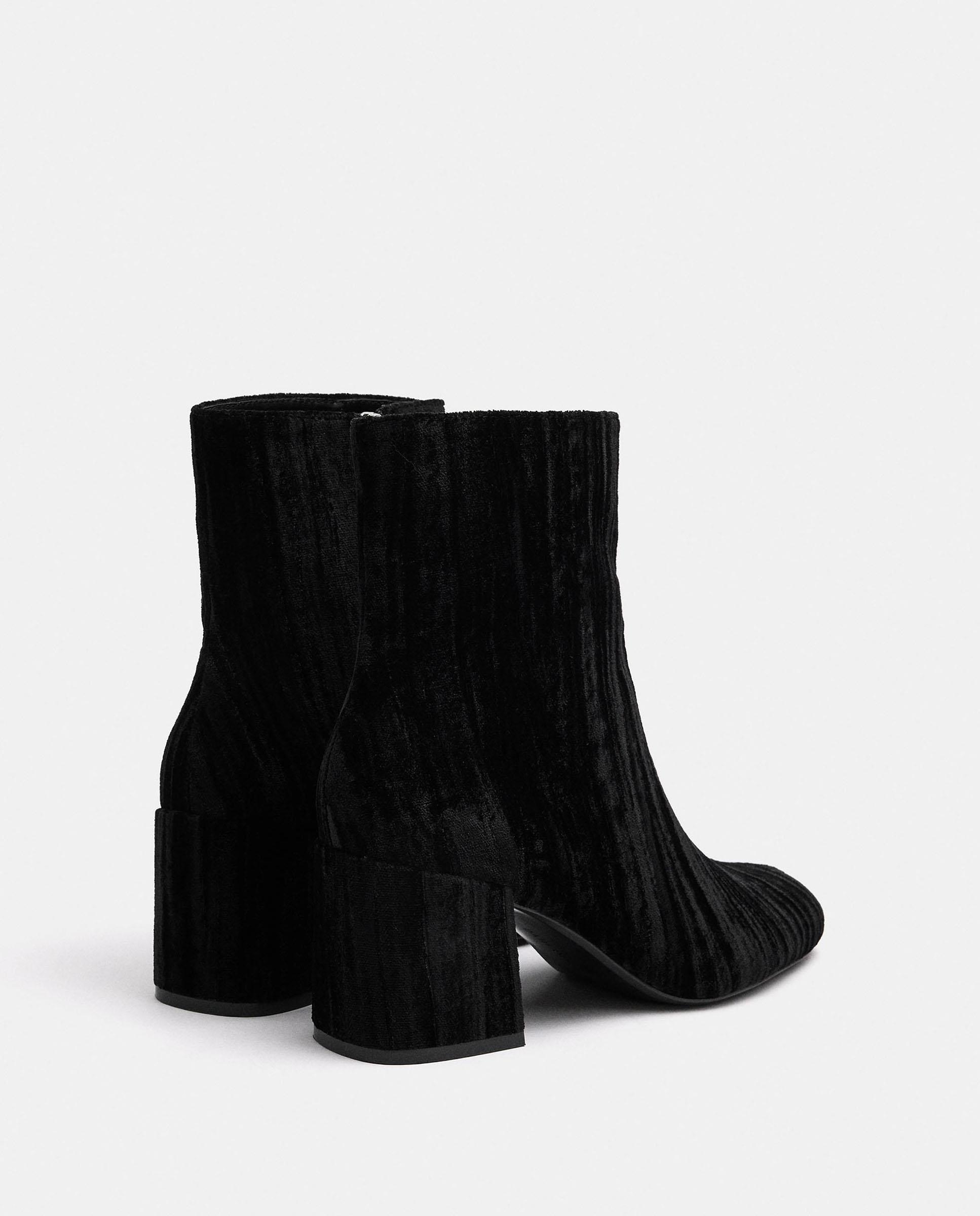 Imagen 4 de Botines básicos de mujer texturizados con cierre de cremallera en liso - Parfois - Negro Negro