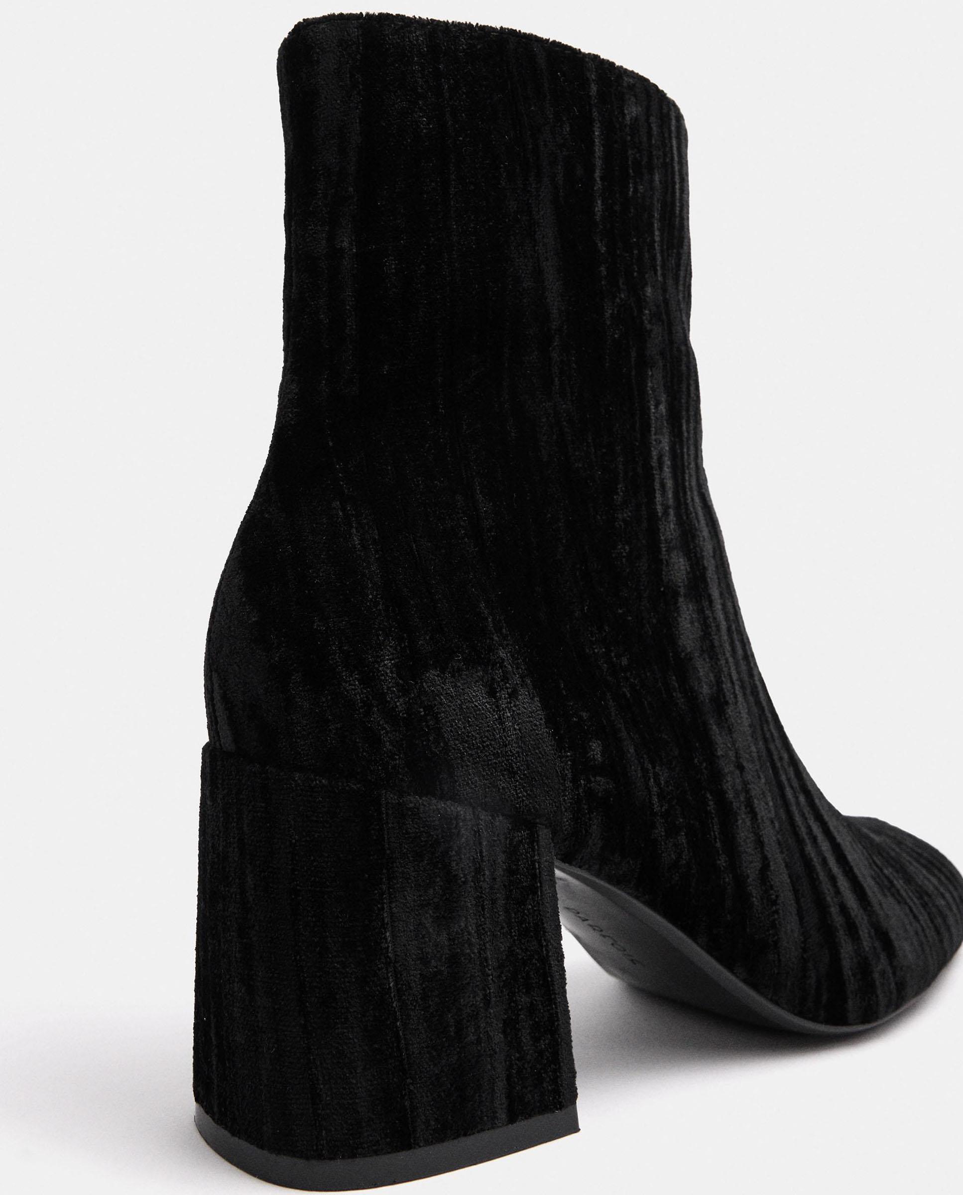 Imagen 5 de Botines básicos de mujer texturizados con cierre de cremallera en liso - Parfois - Negro Negro