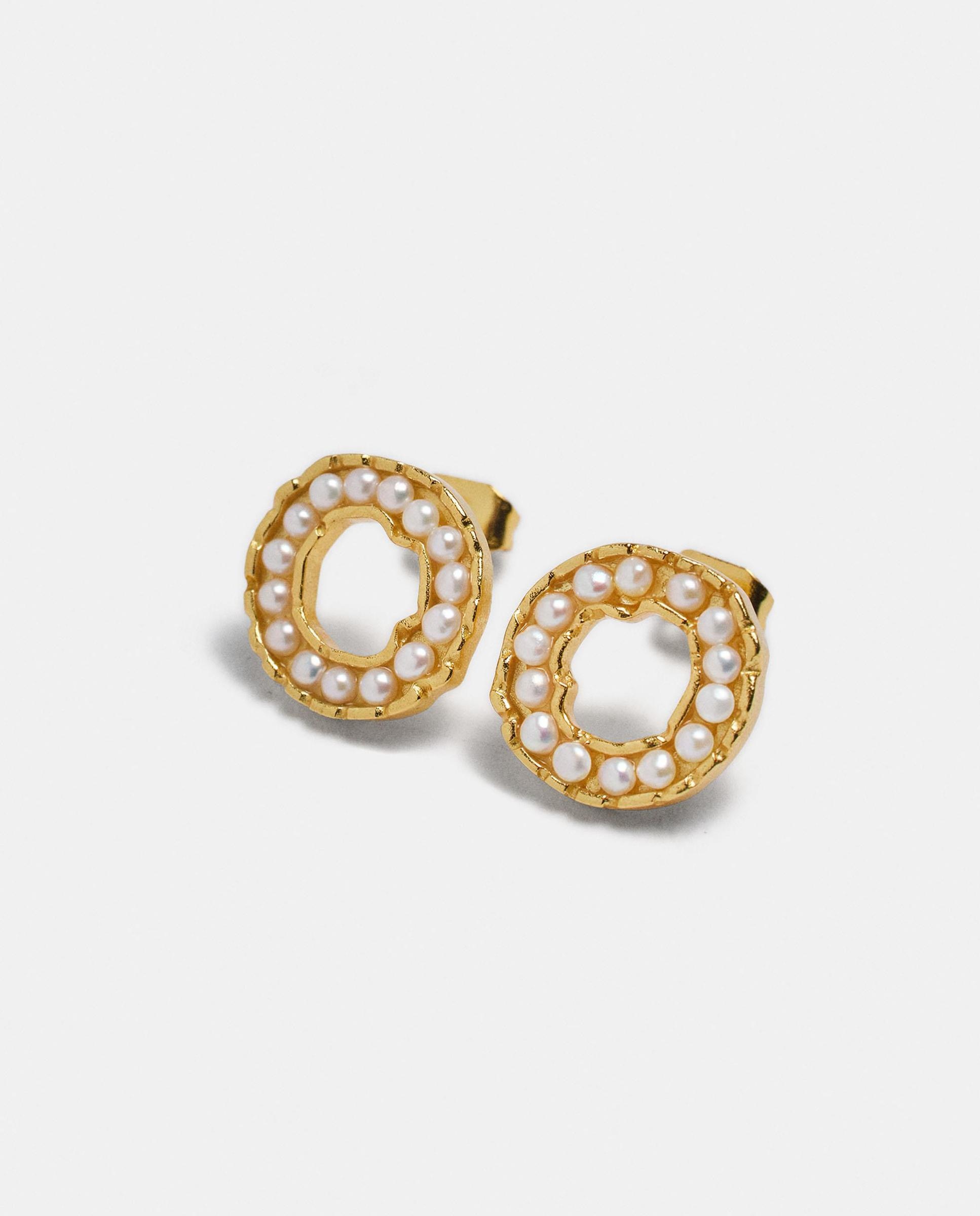 Imagen 2 de Pendientes bañados en oro de 18 k redondos con perlas decorativas - Parfois - Blanco Blanco