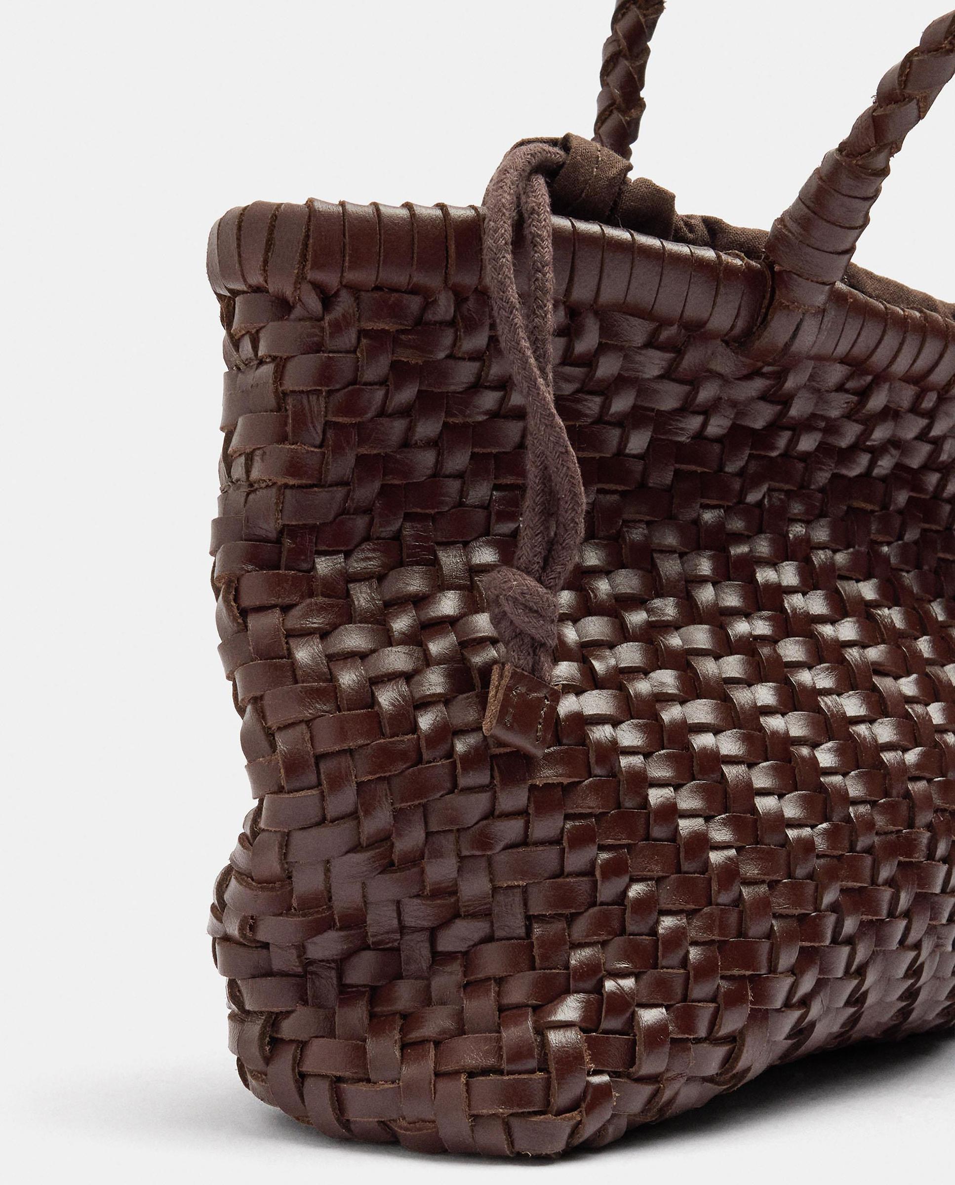 Imagen 6 de Bolso de mano 100% piel trenzado estilo tote convertible a bandolera con cierre de cuerda y neceser extraíble - Parfois - Marrón oscuro Marrón oscuro