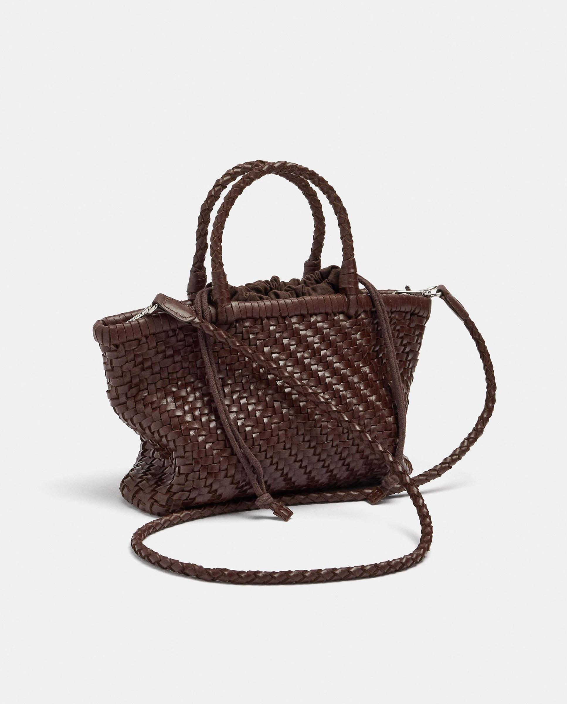 Imagen 7 de Bolso de mano 100% piel trenzado estilo tote convertible a bandolera con cierre de cuerda y neceser extraíble - Parfois - Marrón oscuro Marrón oscuro