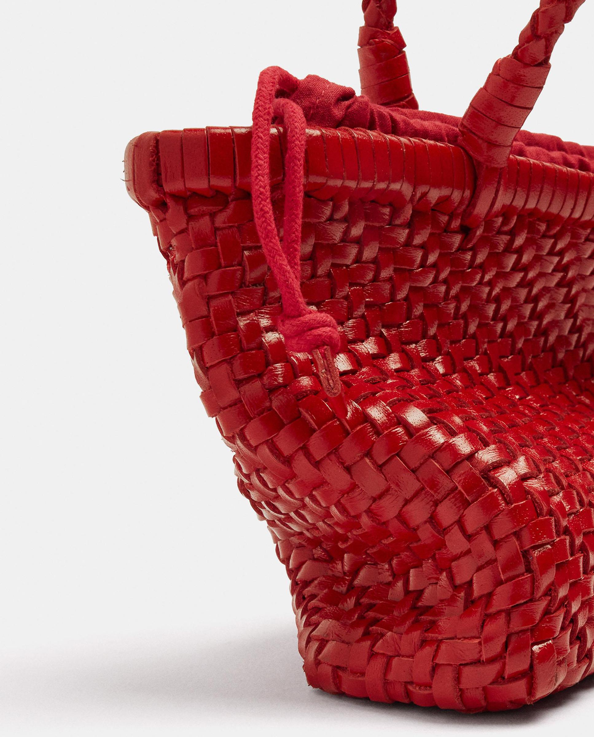 Imagen 4 de Bolso de mano 100% piel trenzado estilo tote convertible a bandolera con cierre de cuerda y neceser extraíble - Parfois - Rojo Rojo