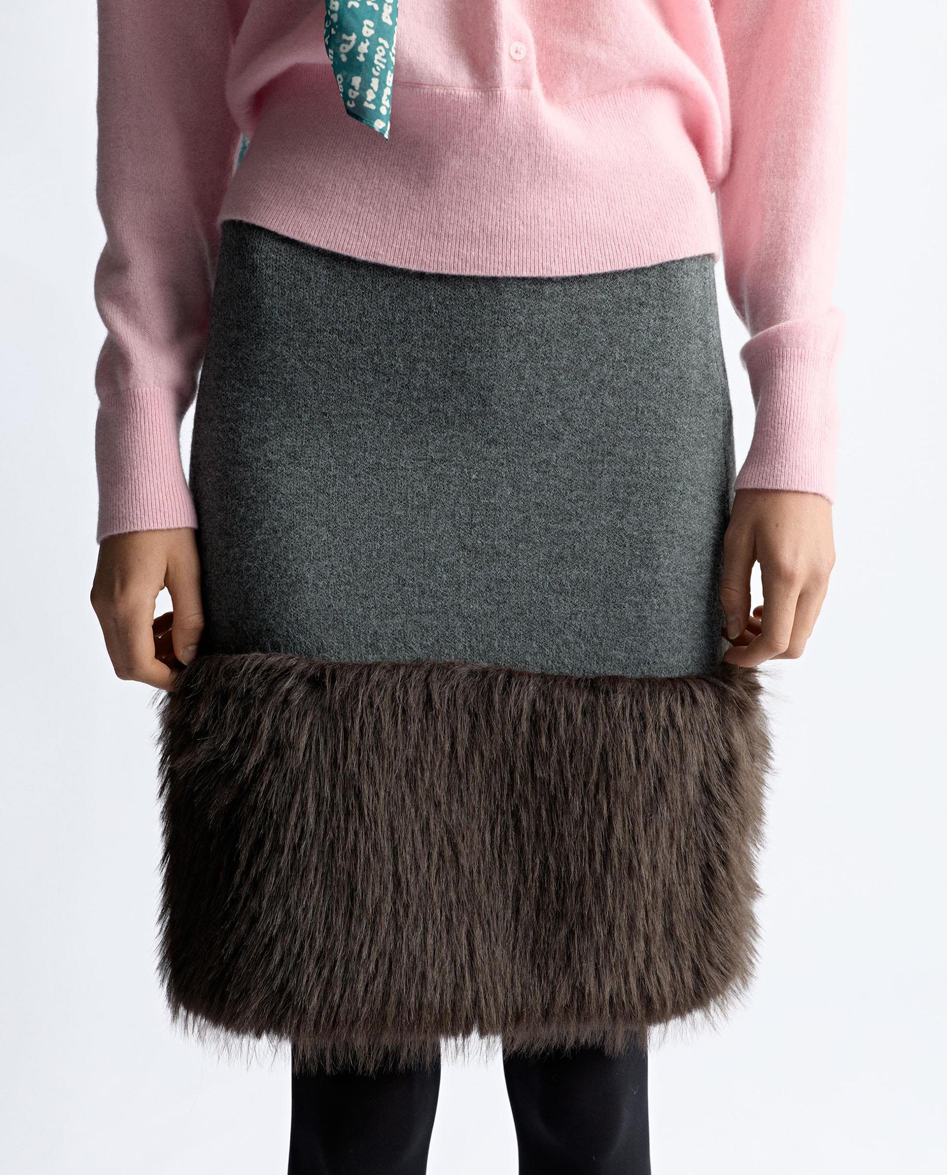 Falda corta con pelito decorativo en borde - Parfois - Gris Gris-6