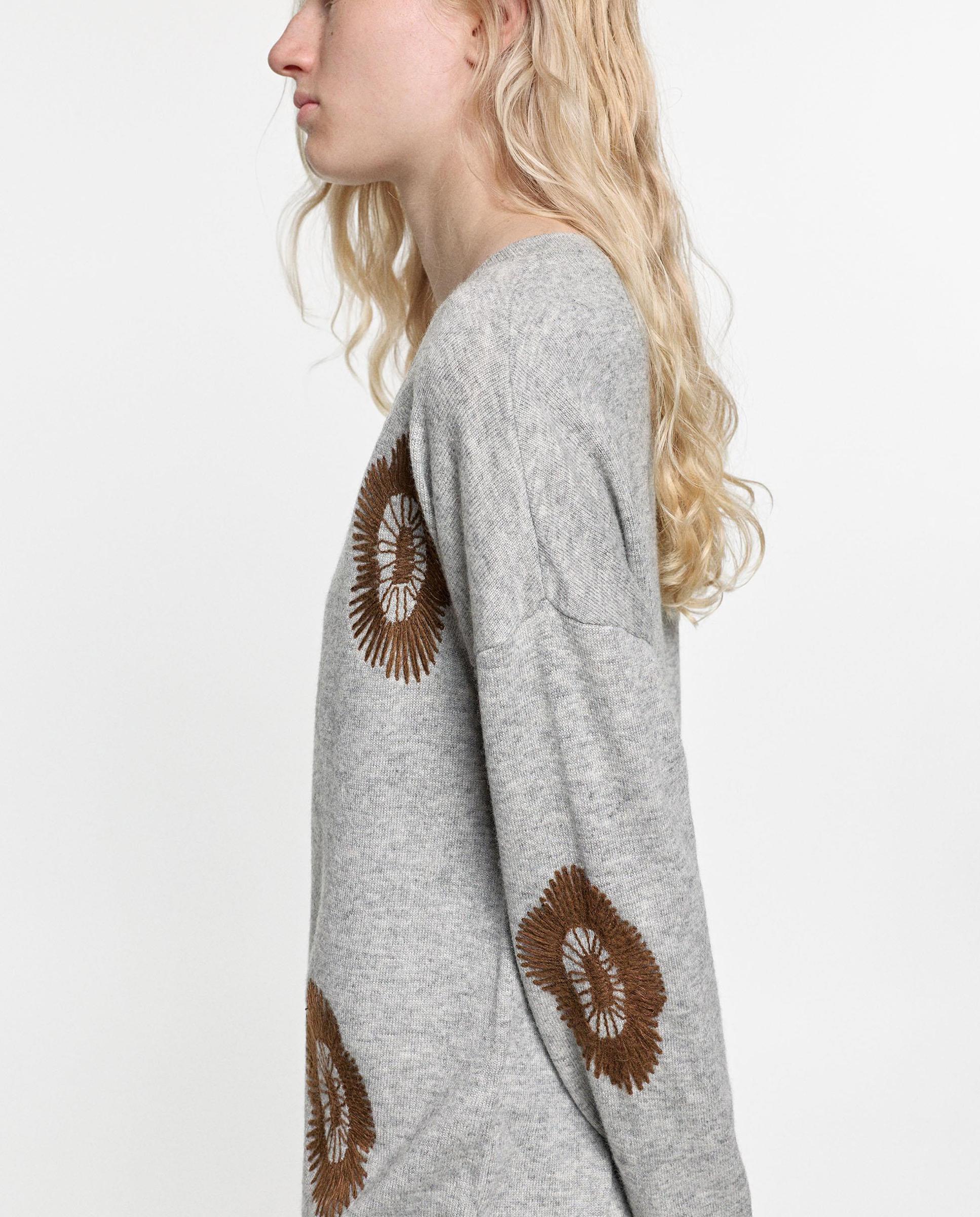 Jersey de mujer de punto con flores bordadas - Parfois - Gris Gris-3