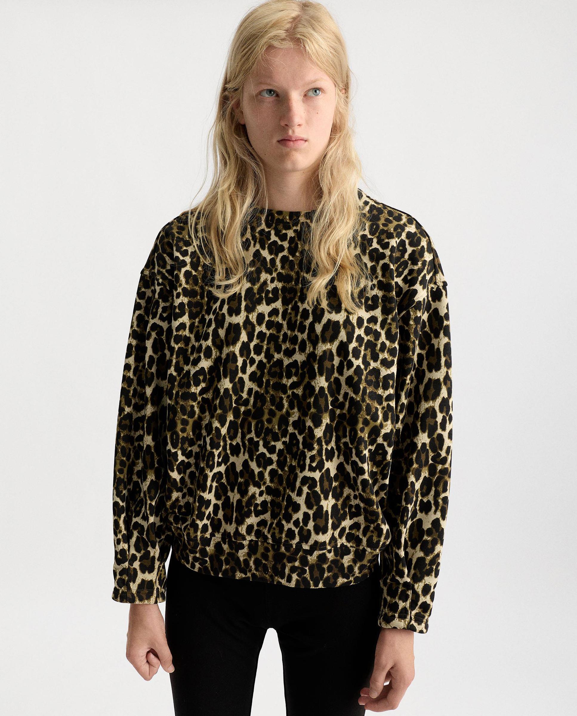 Imagen 0 de Sudadera de mujer estilo oversize con estampado animal print Marrón