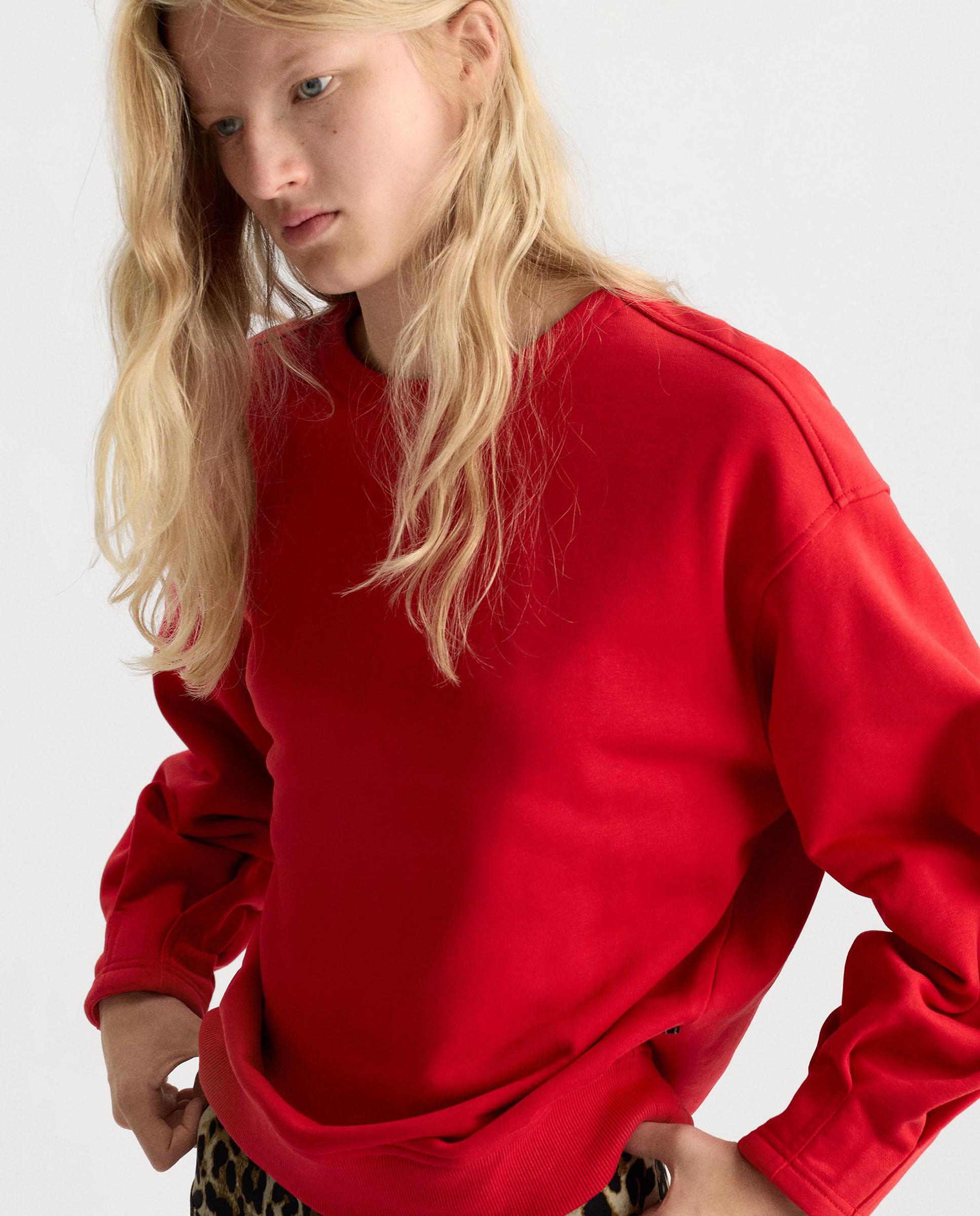 Imagen 0 de Sudadera de mujer estilo oversize en liso Rojo