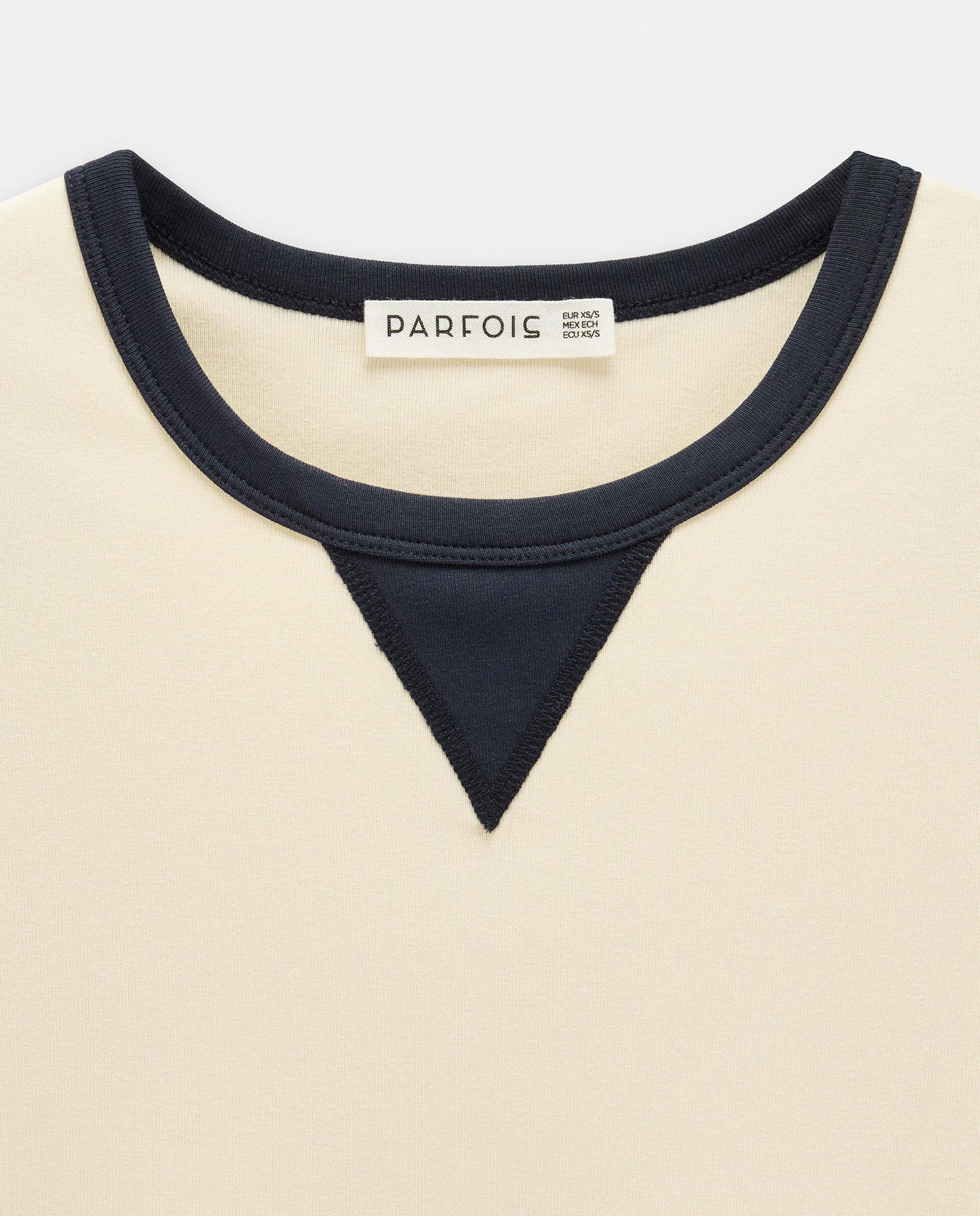 Camiseta de mujer de manga corta con detalles a contraste - Parfois - Crudo Crudo-5