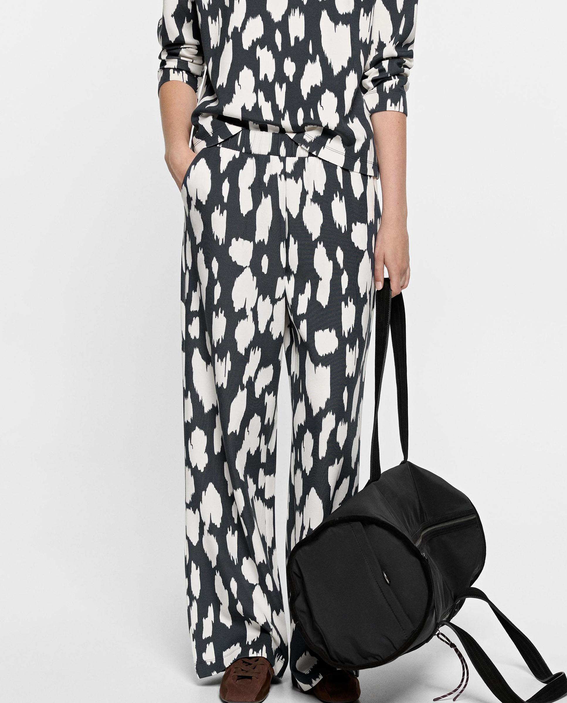 Pantalones anchos de mujer con cintura elástica y estampado animal print - Parfois - Negro Negro-2