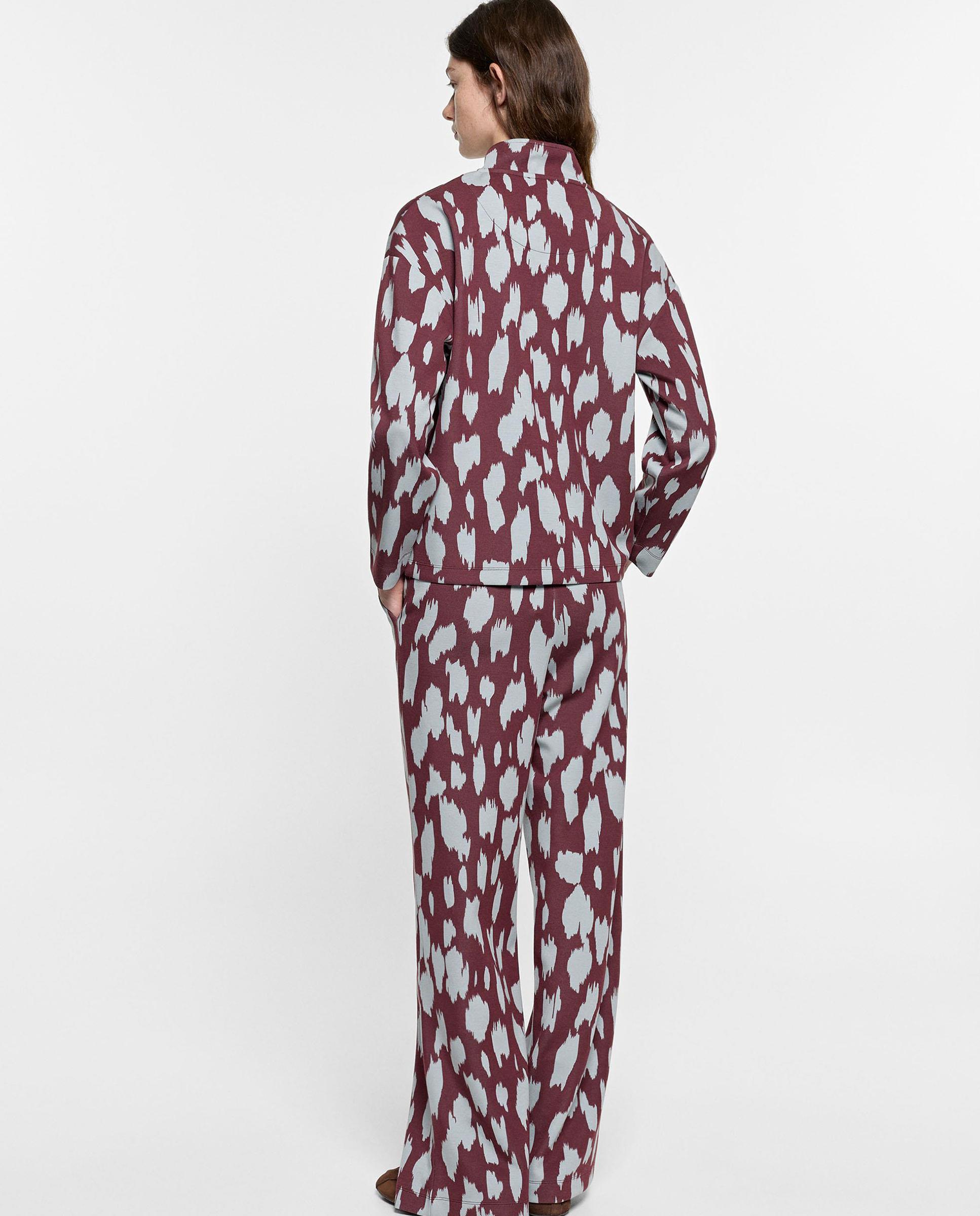 Pantalones anchos de mujer con cintura elástica y estampado animal print - Parfois - Burdeos Burdeos-3