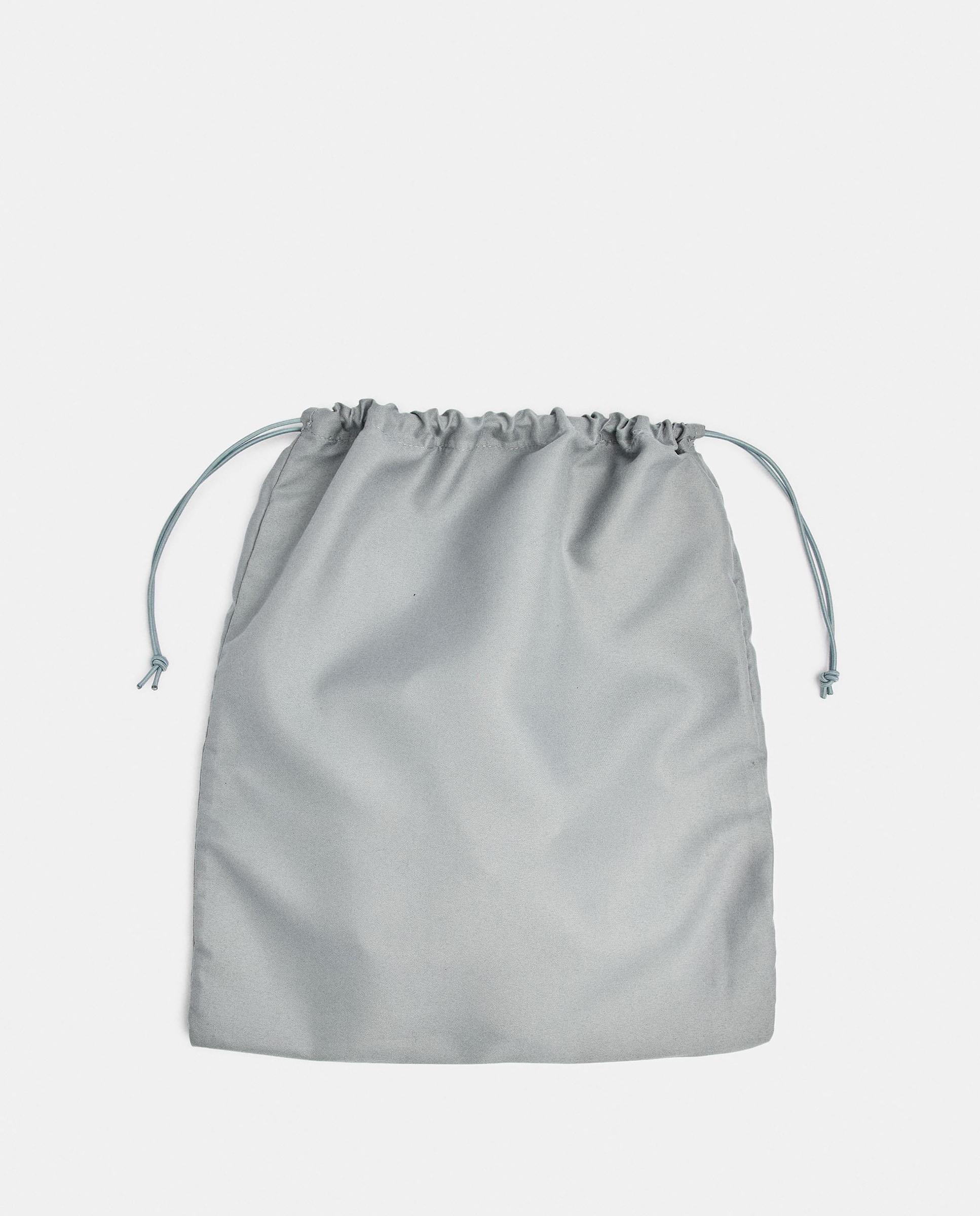 Bolso de hombro estilo deportivo con cierre de cremallera y varios compartimentos - Parfois - Negro Negro-6