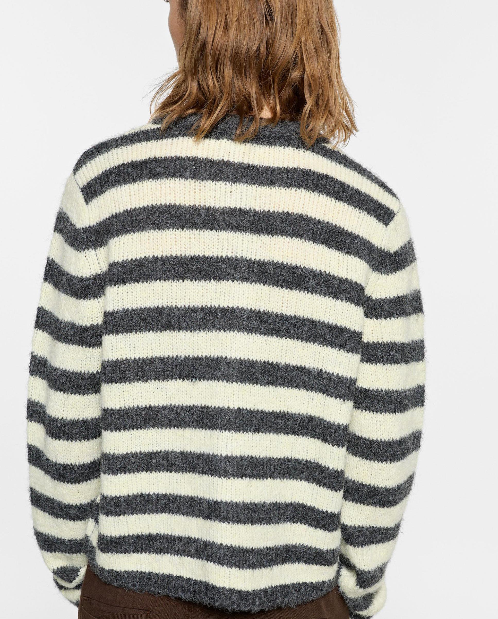 Imagen 4 de Cárdigan de mujer de punto con estampado de rayas - Parfois - Gris Gris