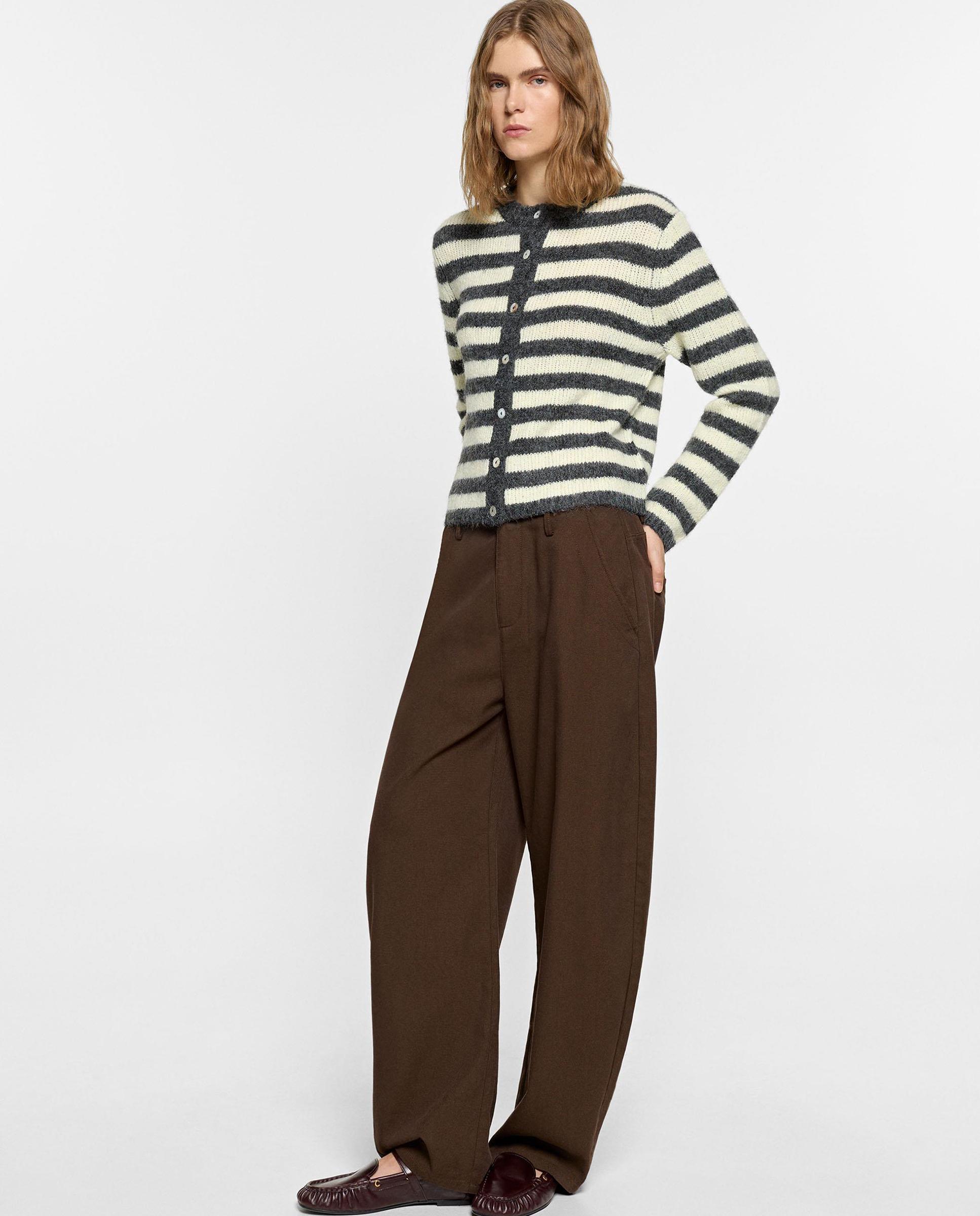 Imagen 5 de Cárdigan de mujer de punto con estampado de rayas - Parfois - Gris Gris