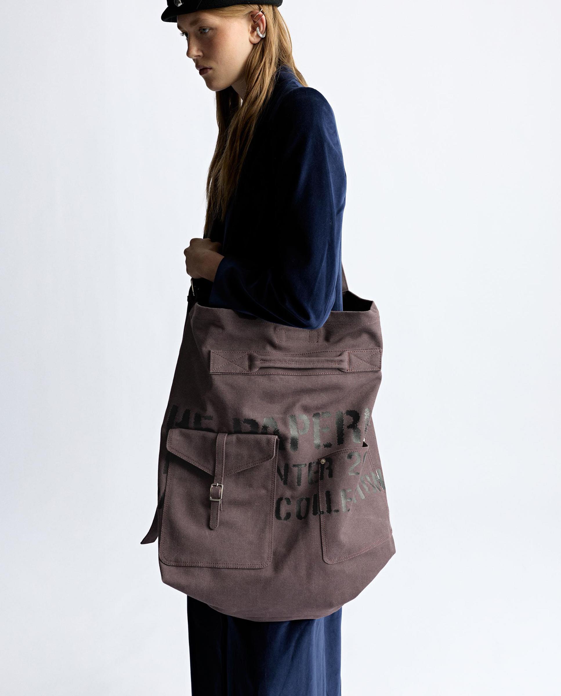 Bolso de hombro con tachuelas decorativas y cierre imantado con lettering - Parfois - Morado Morado-2