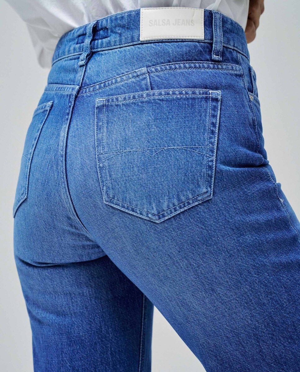 Vaquero recto de mujer True Straight con vuelta de talle alto