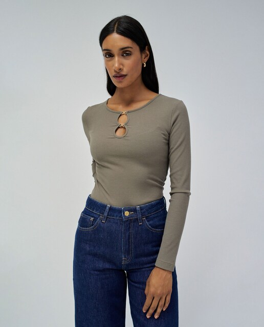 Imagen 0 de Jersey de mujer de punto fino con aperturas en el pecho