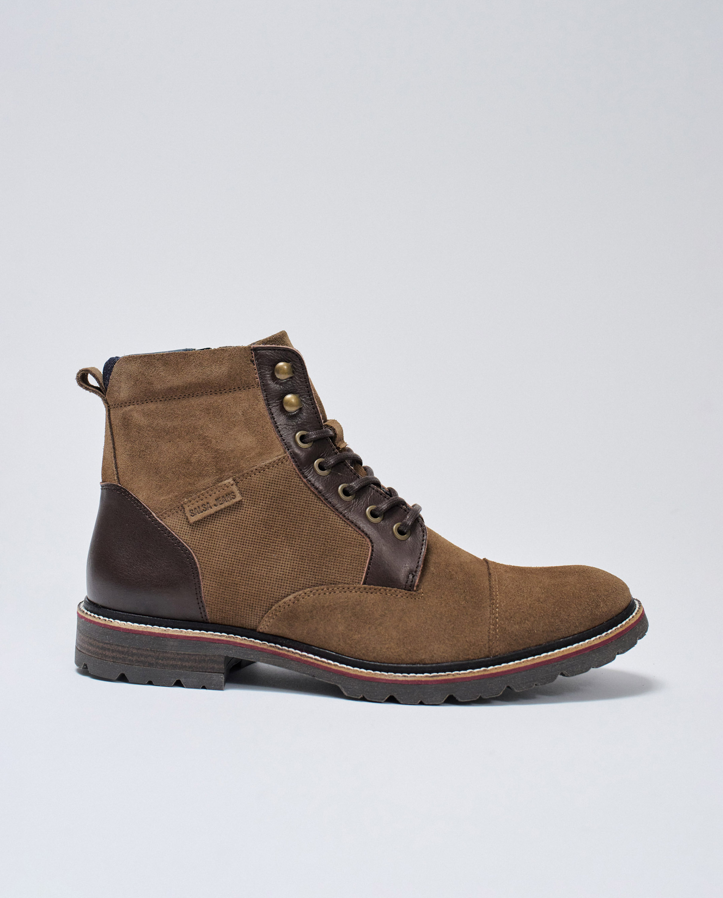 Imagen 0 de Botas de hombre de piel con cordones Camel