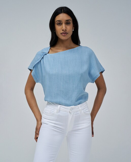 Imagen 0 de Blusa de mujer asimétrica en lightdenim