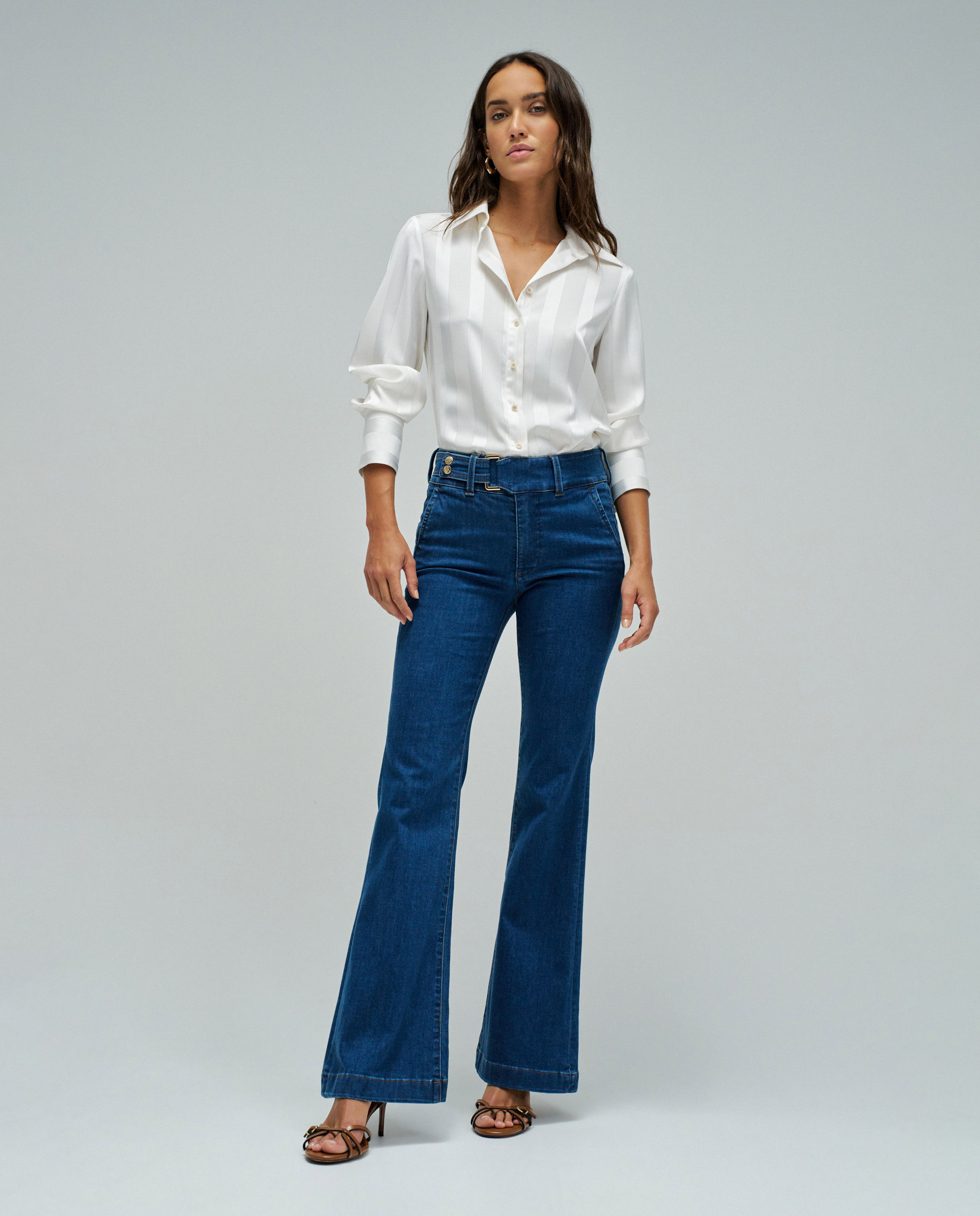Salsa Jeans - Vaqueros campana secret chino push in flare de mujer de cintura media.