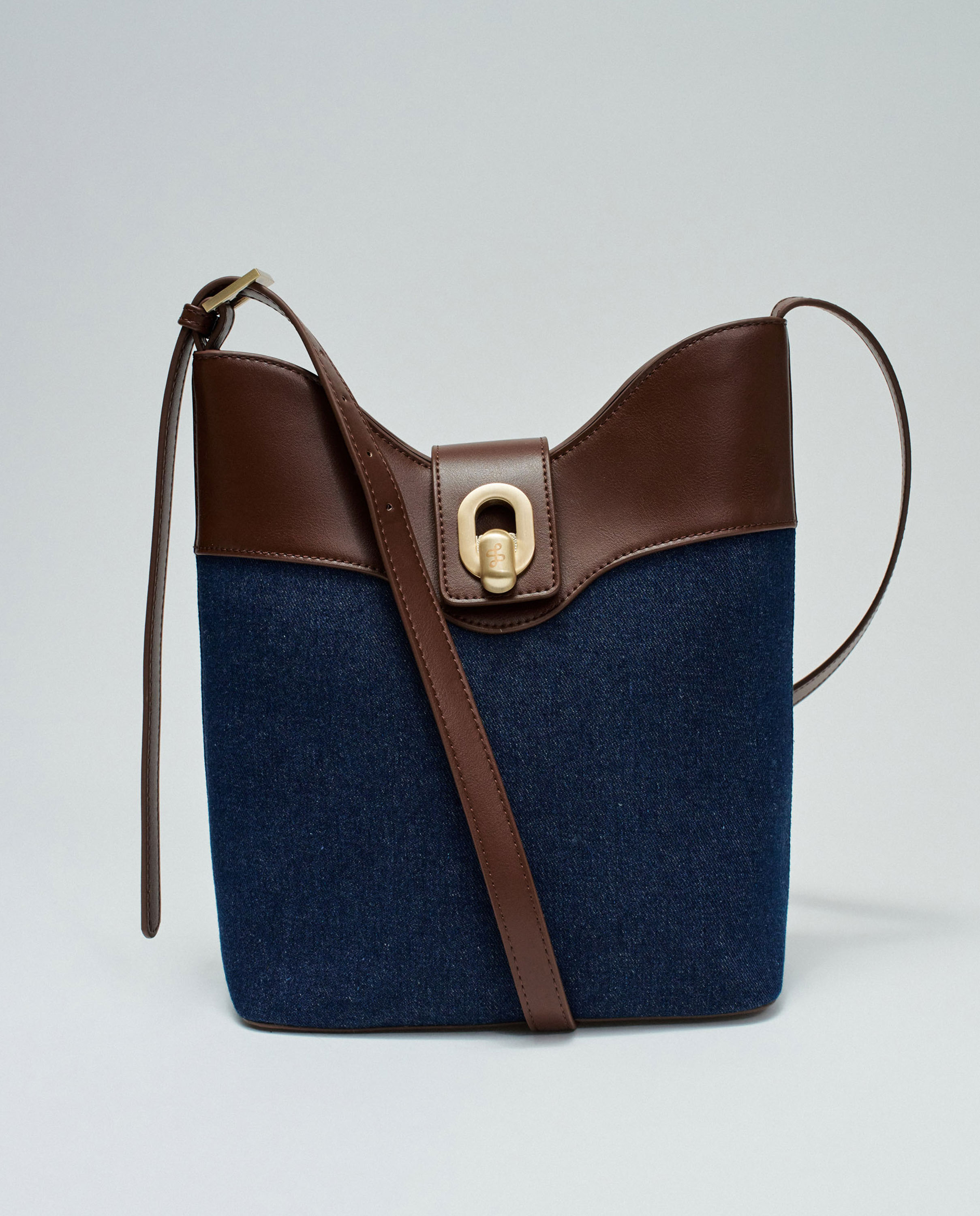 Imagen 0 de Bolso tote de denim y polipiel de mujer Azul