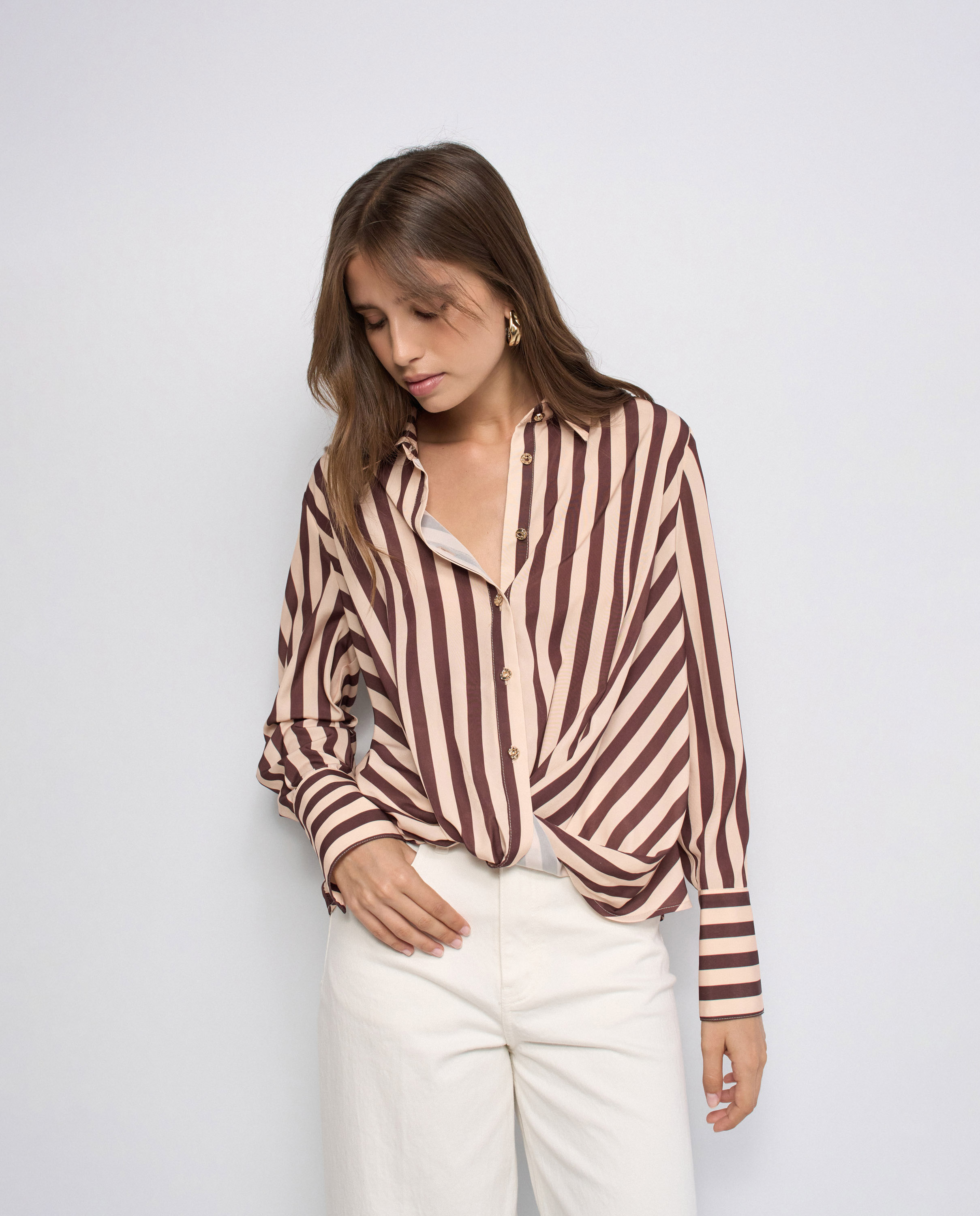 Imagen 0 de Camisa de rayas de mujer Marrón