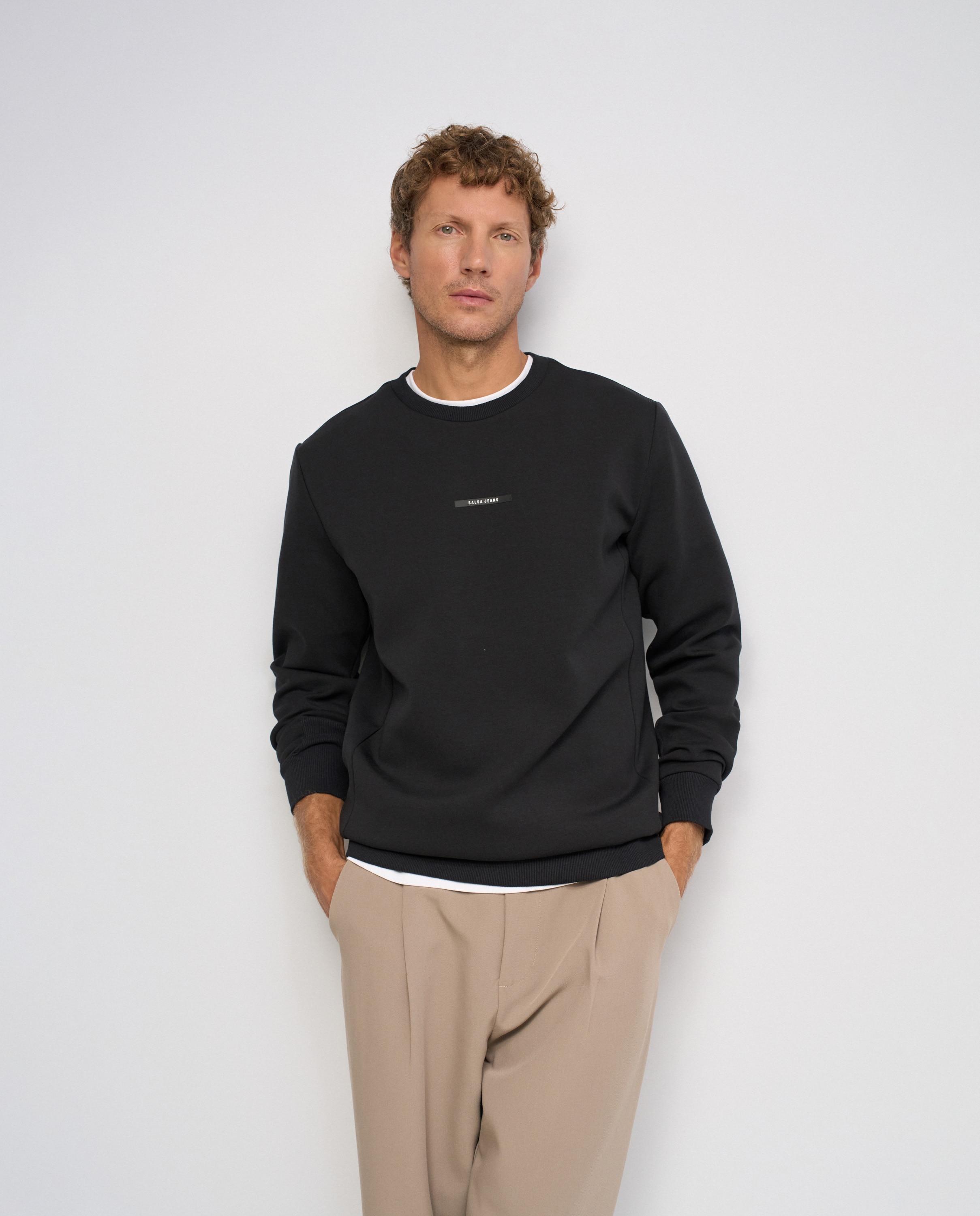Imagen 0 de Sudadera con branding de hombre Negro