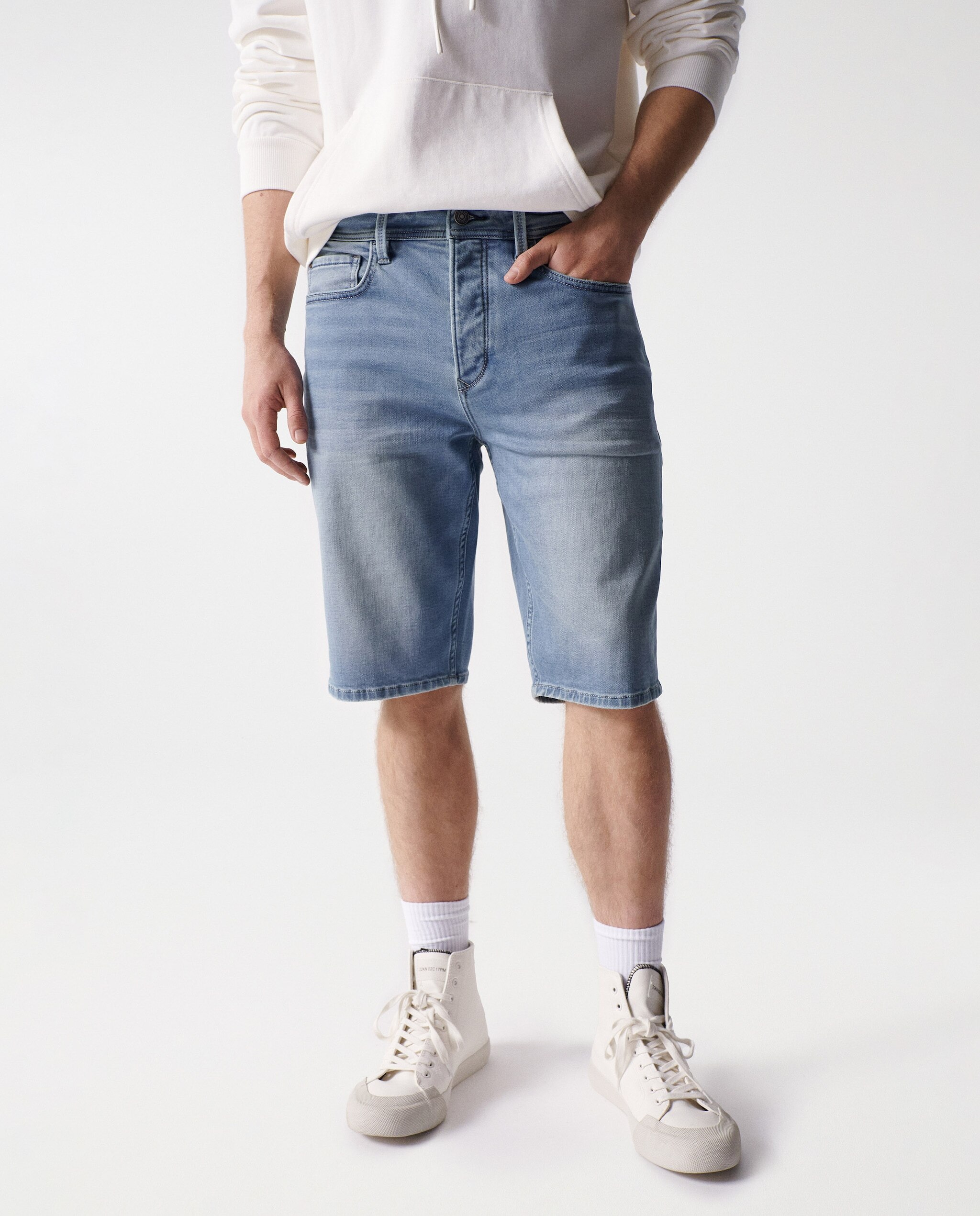 Pantalones vaqueros cortos best sale hombre el corte ingles