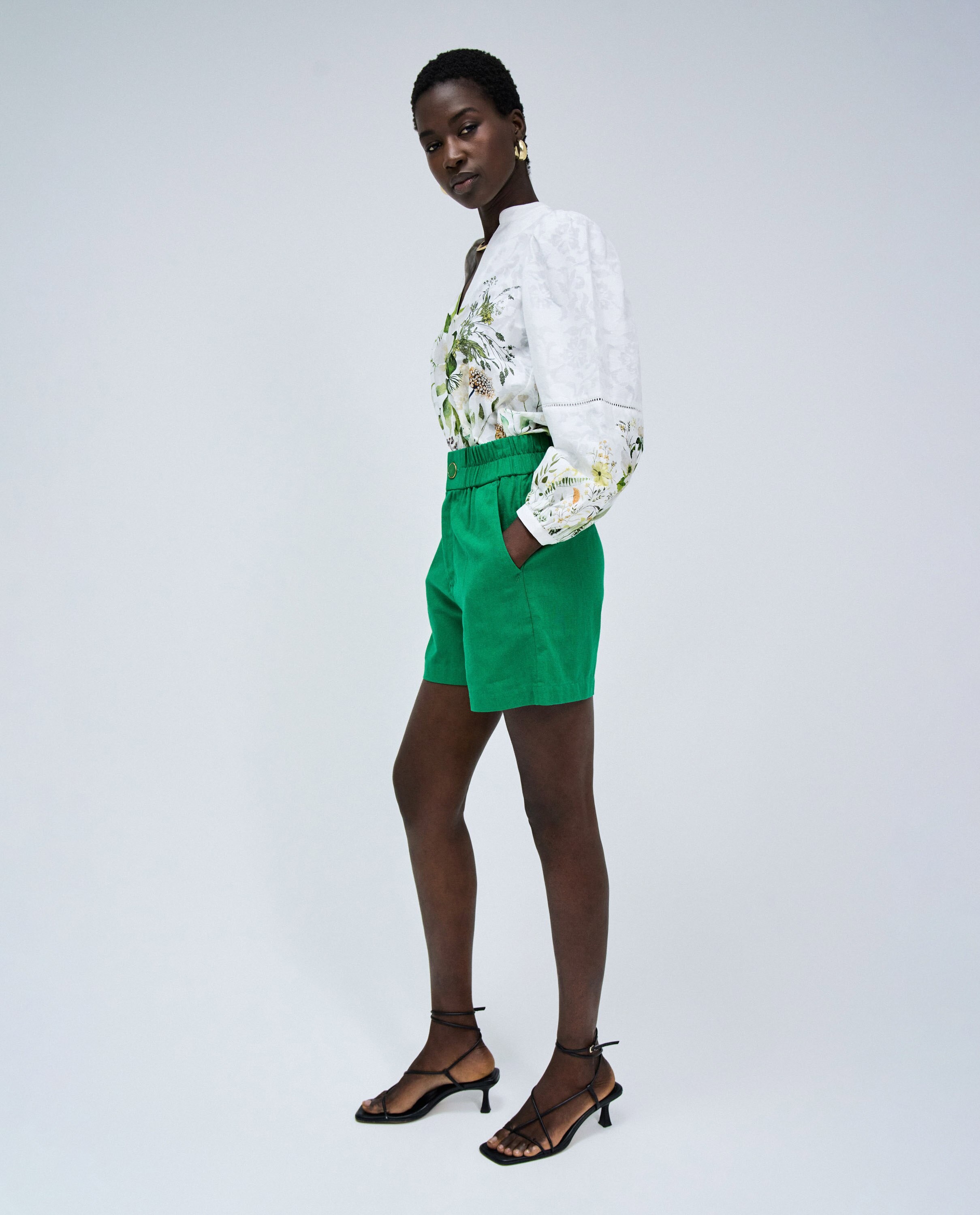 Bermuda de mujer con lino de tiro alto - Salsa Jeans - Verde Verde-3