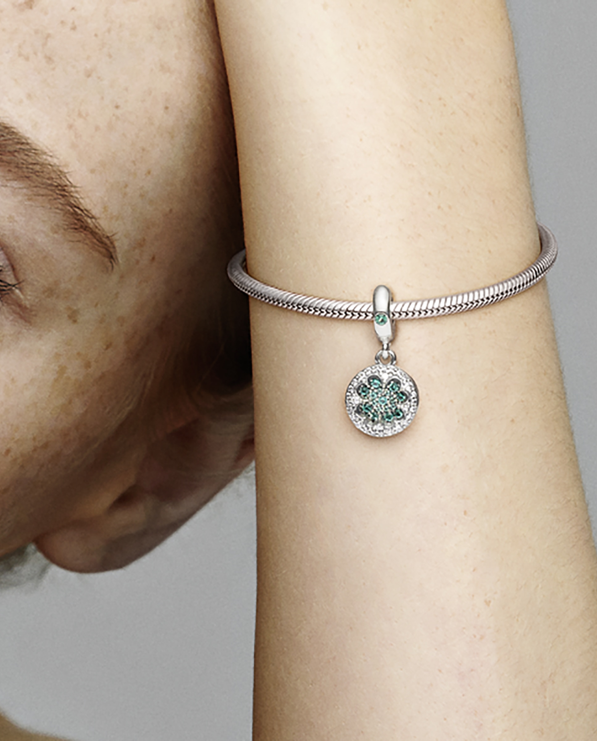 Charm colgante en plata de ley trébol brillante - PANDORA - Verde Verde-4