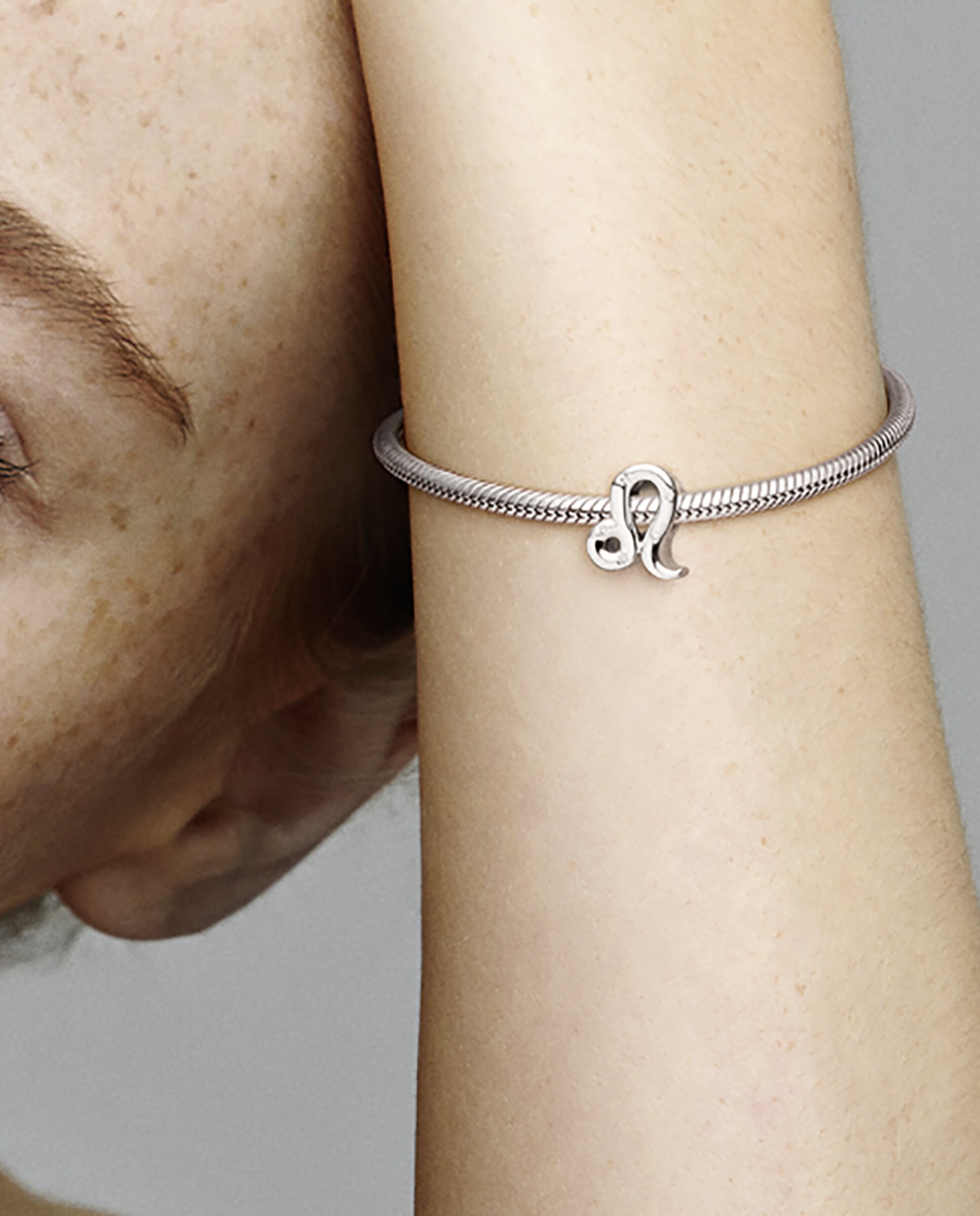 Imagen 3 de Charm zodiaco leo brillante - PANDORA - Blanco Blanco