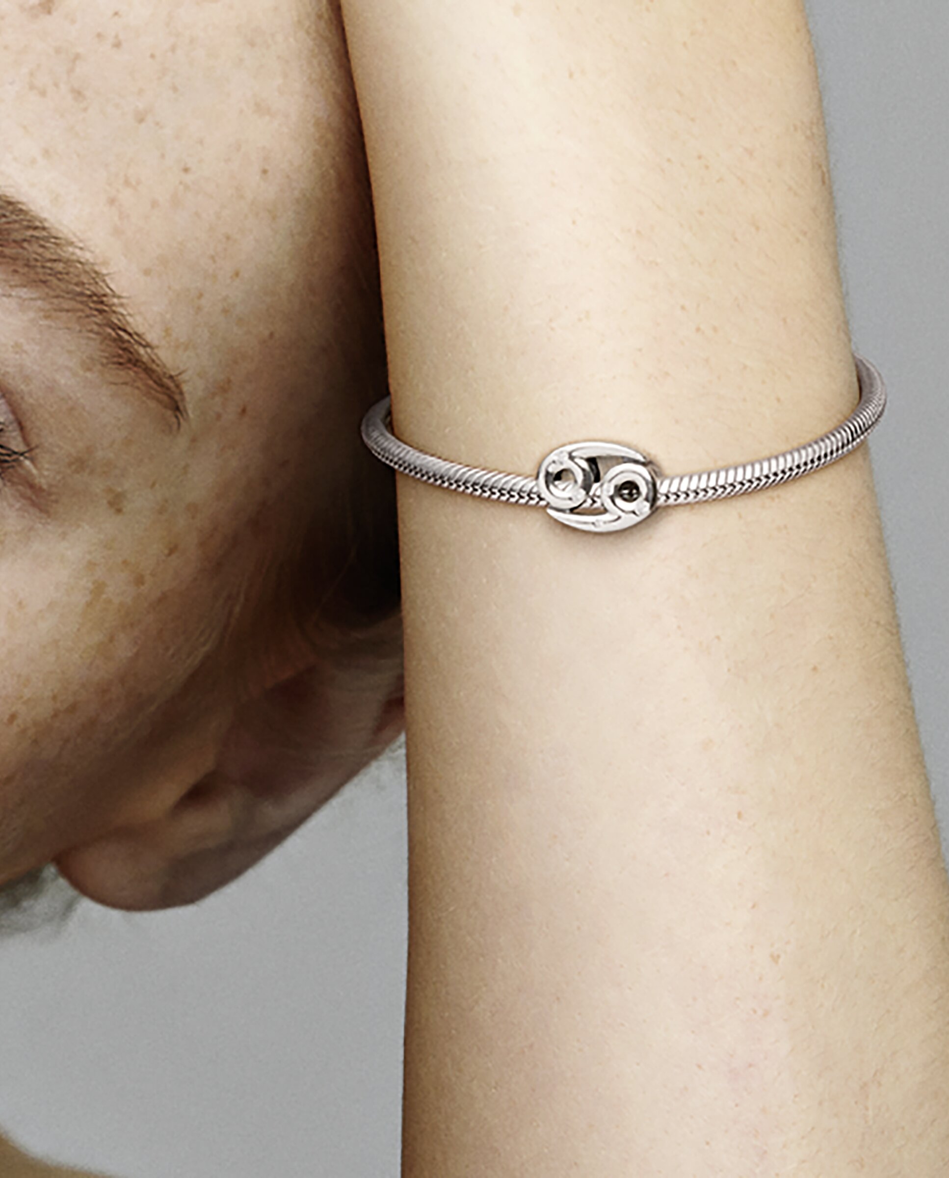 Imagen 4 de Charm zodiaco cáncer brillante - PANDORA - Blanco Blanco