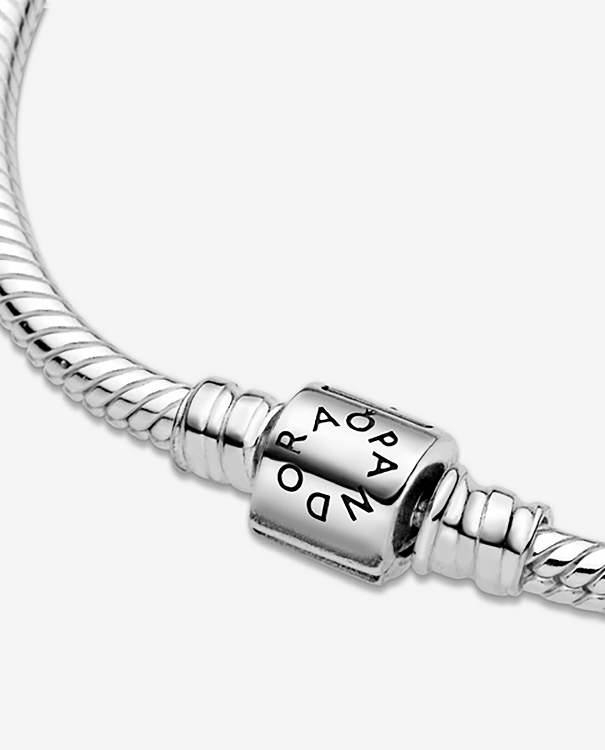 Imagen 2 de Pulsera Moments Cadena de Serpiente con Cierre de Barril - PANDORA - Plata Plata