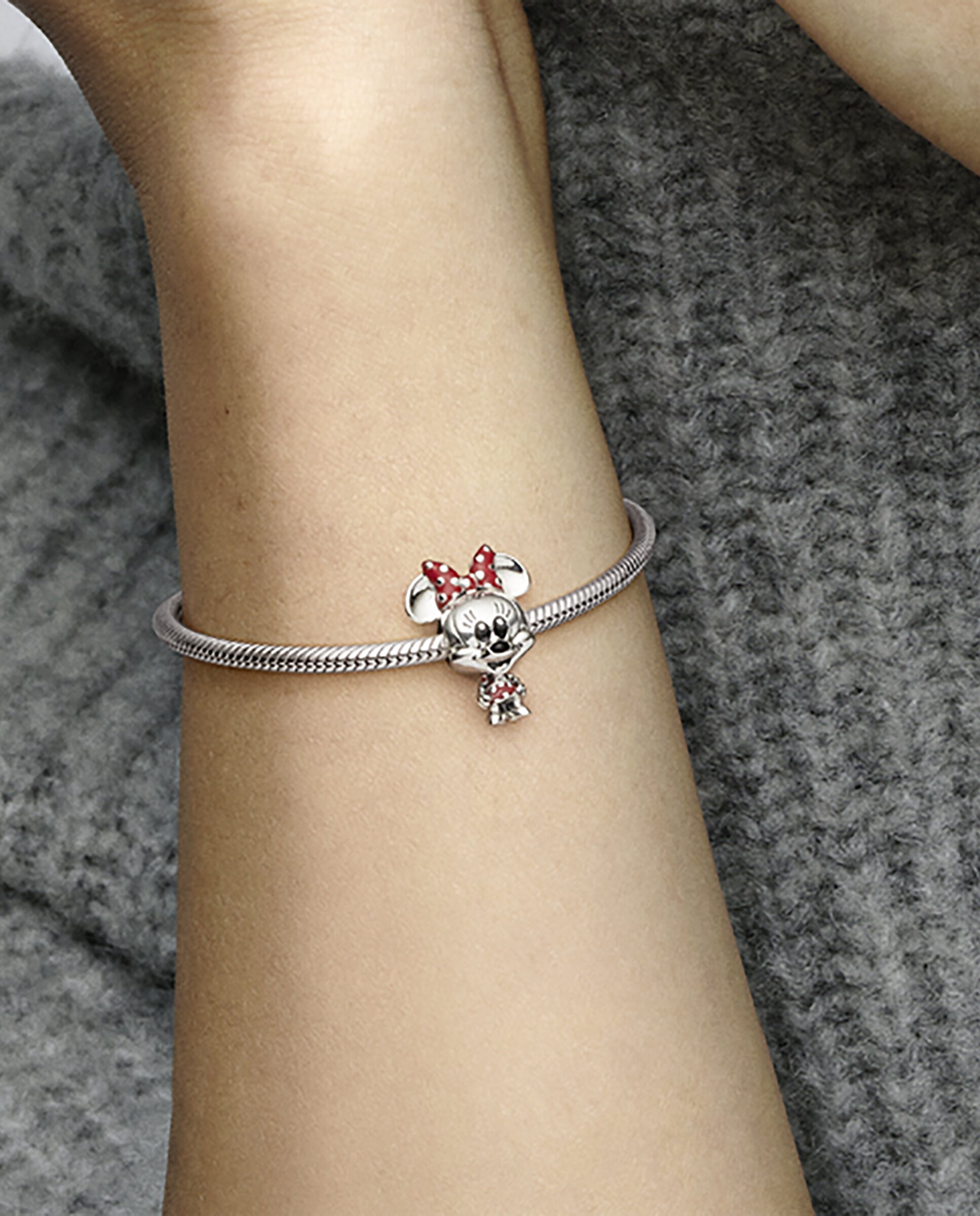 Charm minnie mouse con vestido y lazo de lunares de disney - Multicolor Multicolor-4