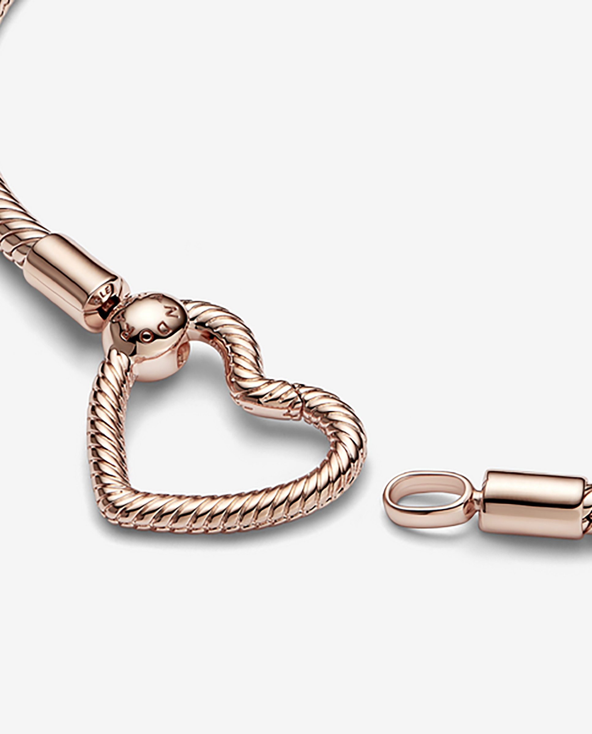 Imagen 2 de Pulsera Pandora Moments Cadena de Serpiente Cierre Corazón - Oro Oro