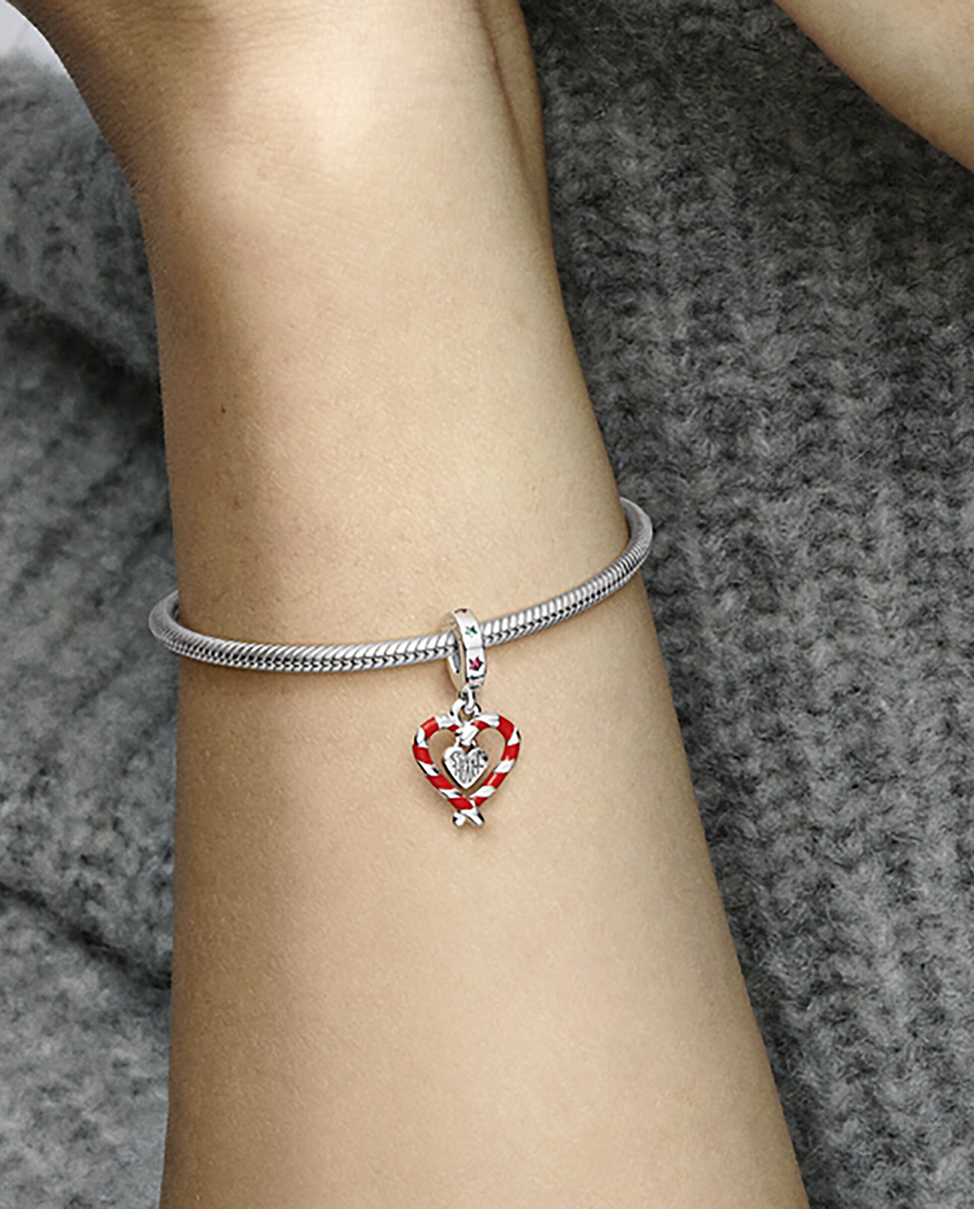 Imagen 4 de Charm colgante corazón bastón caramelo doble de navidad - PANDORA - Multicolor Multicolor