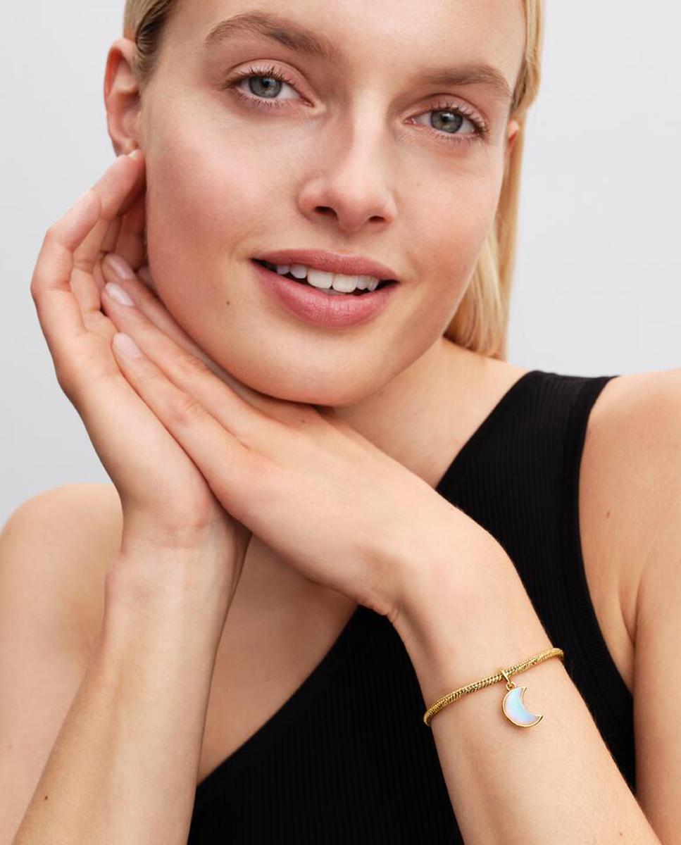 Imagen 2 de Pulsera de Cadena de Serpiente con Cierre Corazón Facetado Grabable - PANDORA - Dorado Dorado