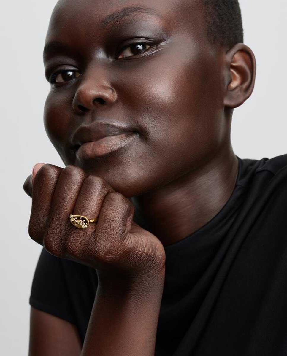 Anillo sello óvalo mediano con gemas engastadas - PANDORA - Blanco Blanco-3