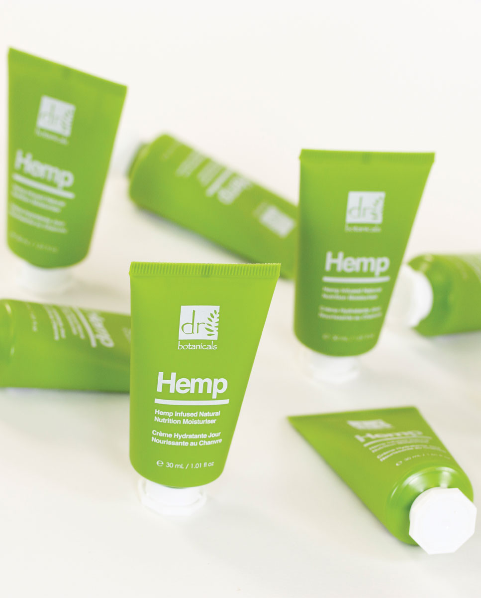 Imagen 4 de Crema hidratante natural con infusión de cáñamo 30 ml Apothecary by Dr Botanicals - 700 30 ml 700