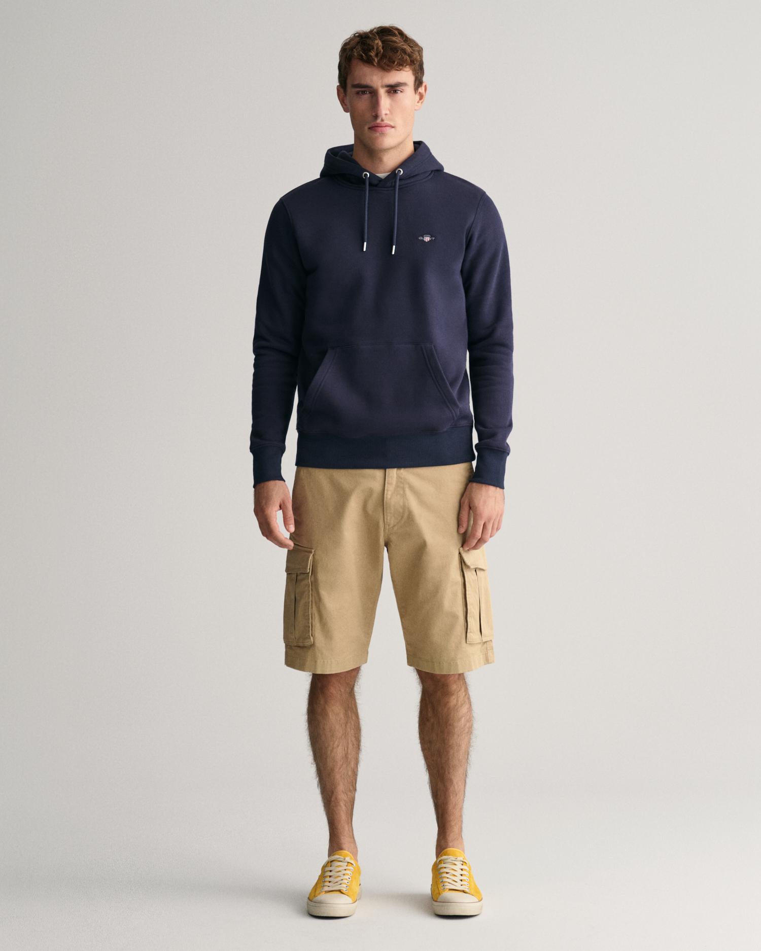 Pantalones cortos de hombre de cargo con trabillas de color marrón