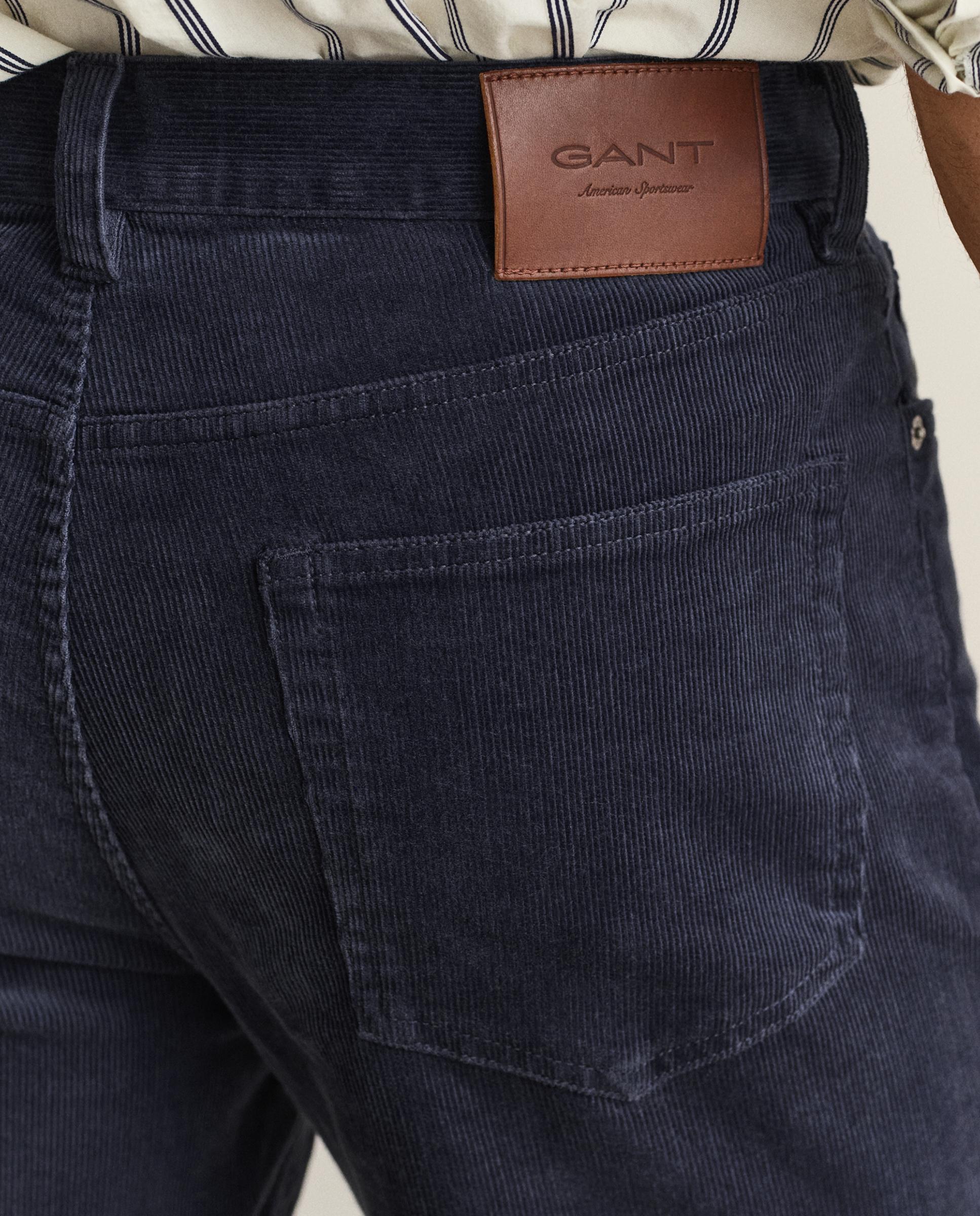 Imagen 4 de Vaquero recto de hombre con 5 bolsillos y detalle en piel con la marca - Gant - Azul oscuro Azul oscuro