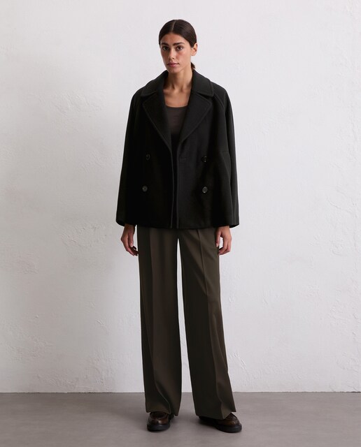 Imagen 0 de Abrigo corto de mujer de capa con mezcla de lana