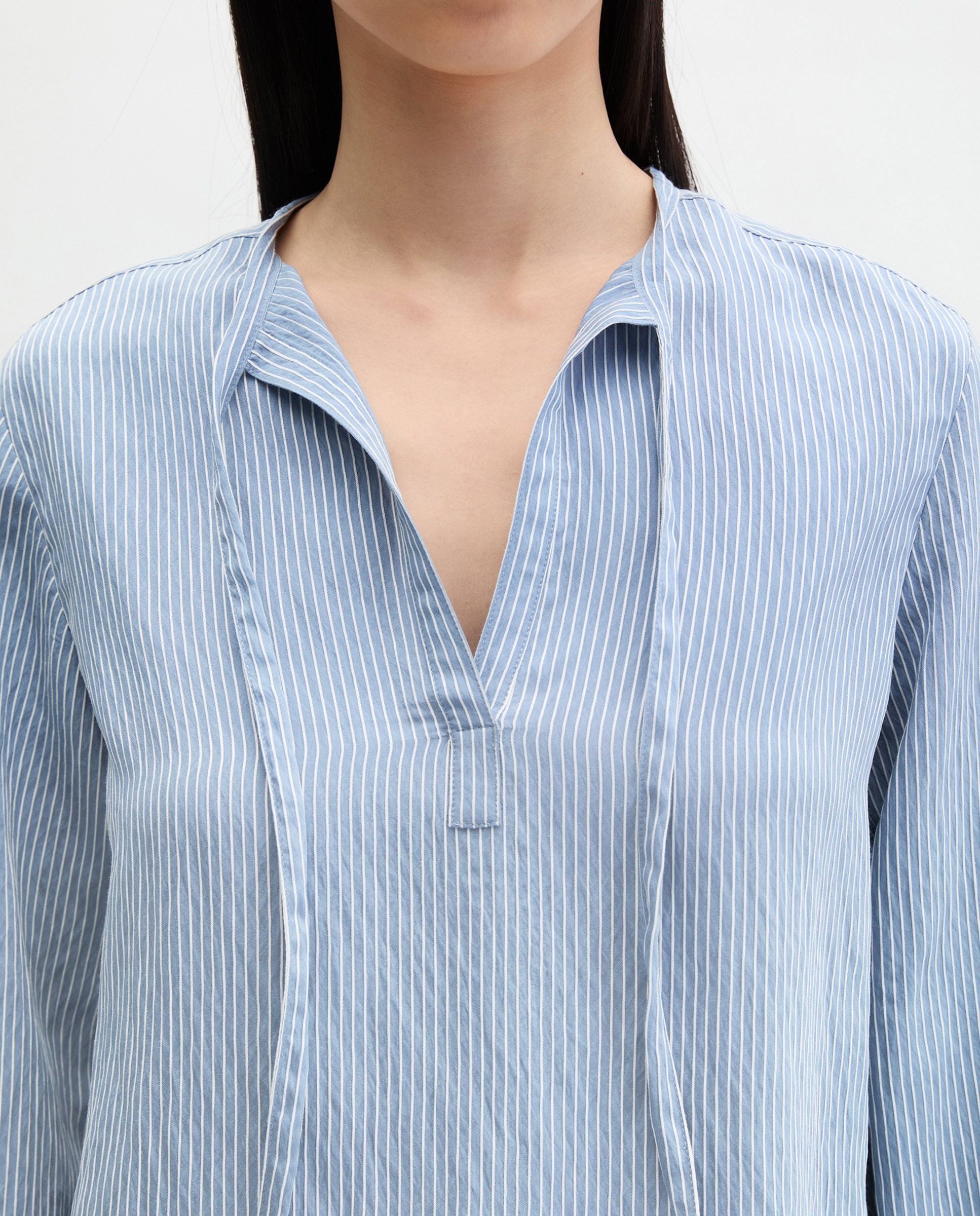 Blusa de mujer de rayas arrugadas en forma de A de LENZING ECOVERO - MARC  O'POLO - Azul celeste Azul celeste-4