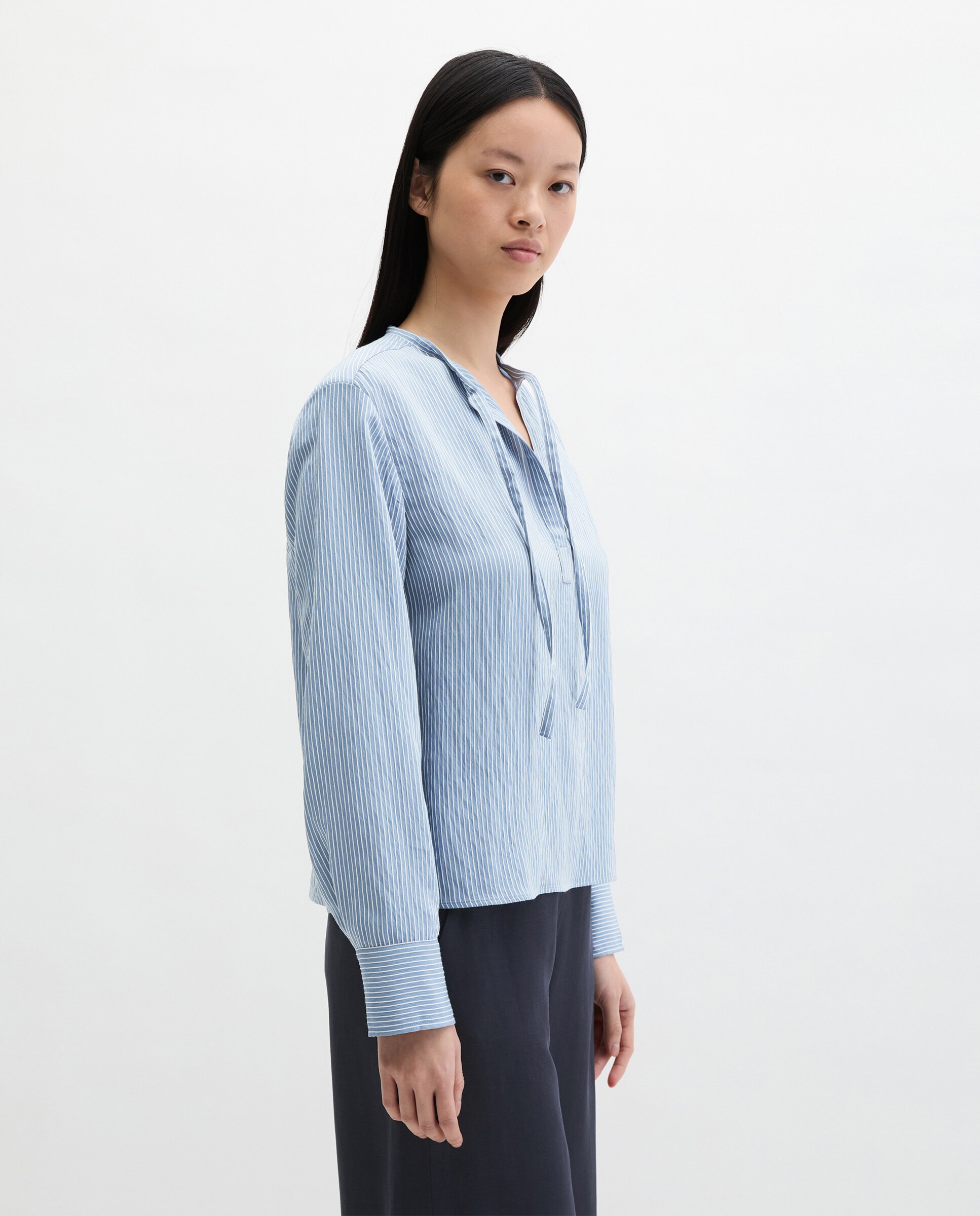 Blusa de mujer de rayas arrugadas en forma de A de LENZING ECOVERO - MARC  O'POLO - Azul celeste Azul celeste-5